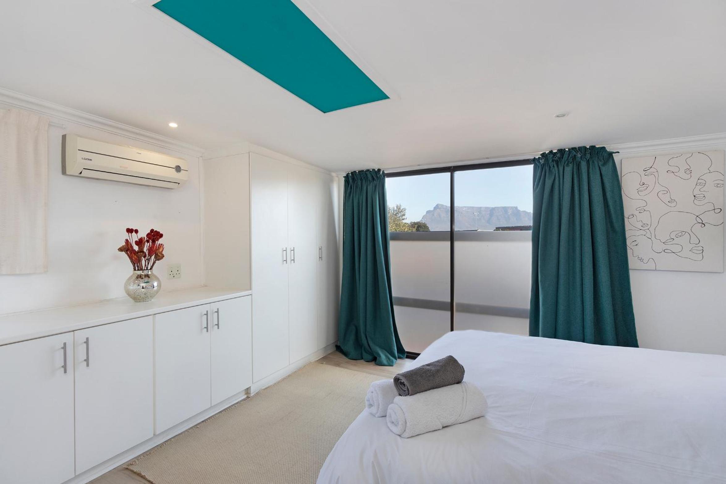 Apartment with Terrace - Photo 9