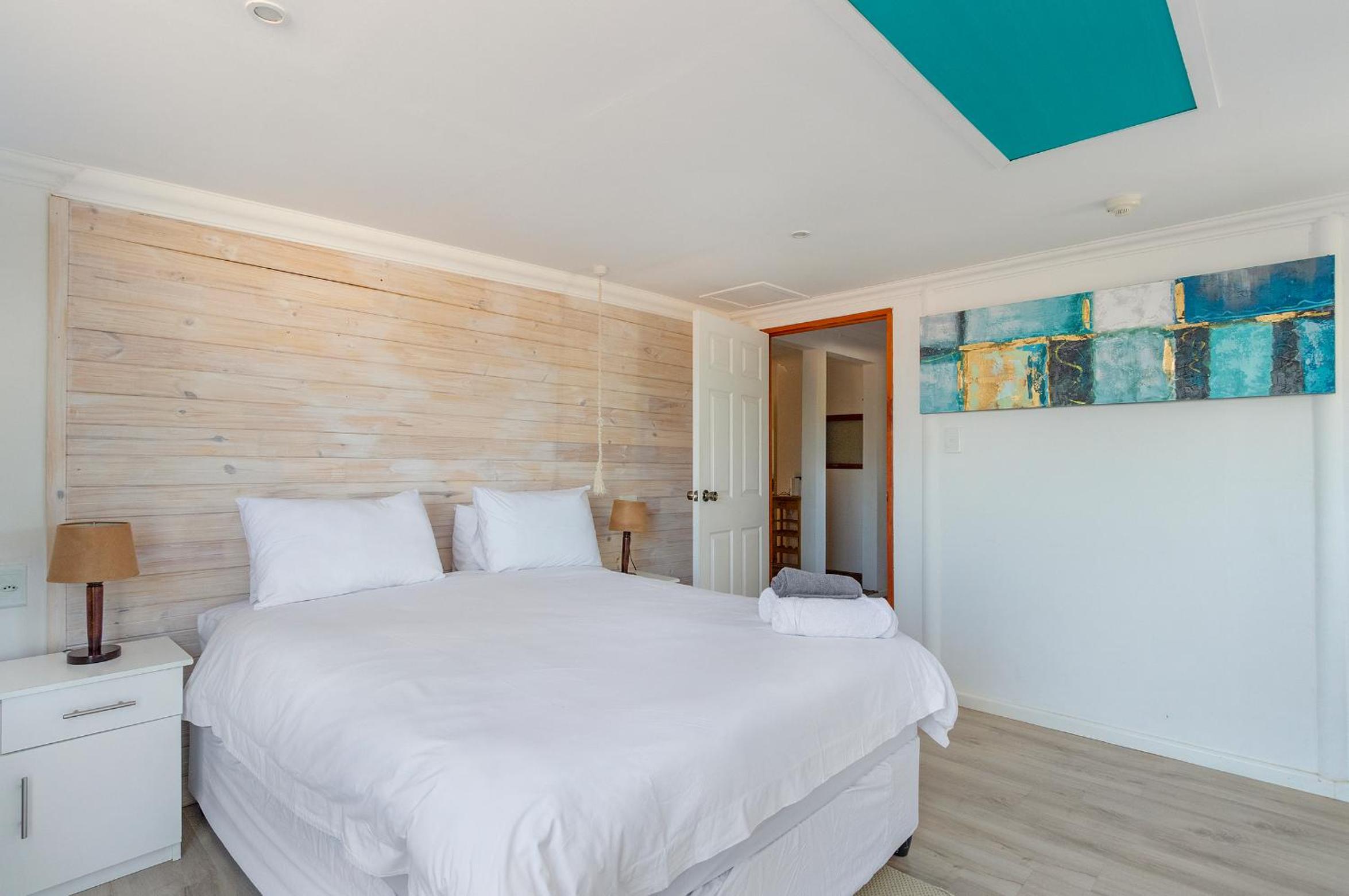 Apartment with Terrace - Photo 8