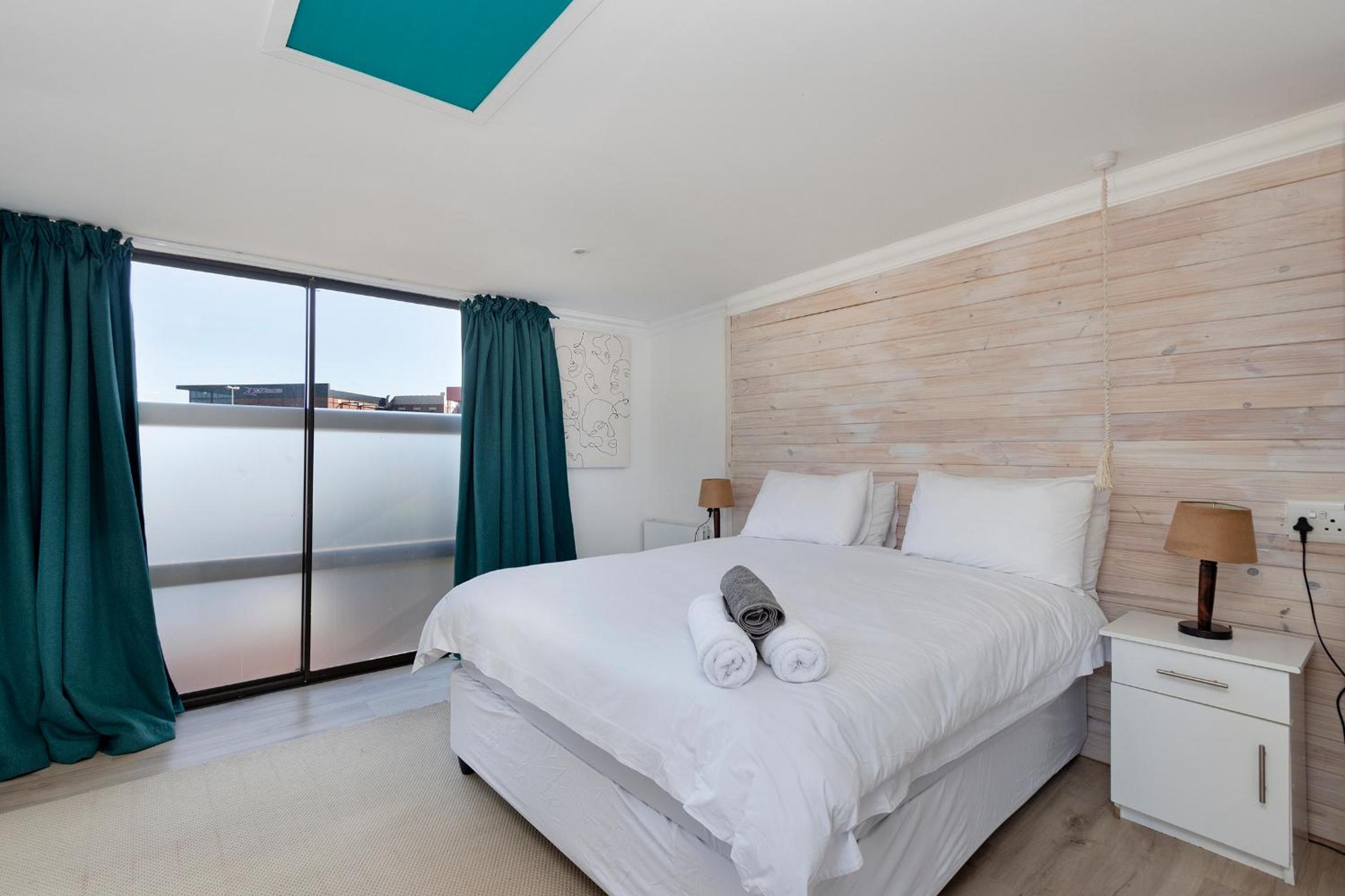 Apartment with Terrace - Photo 7