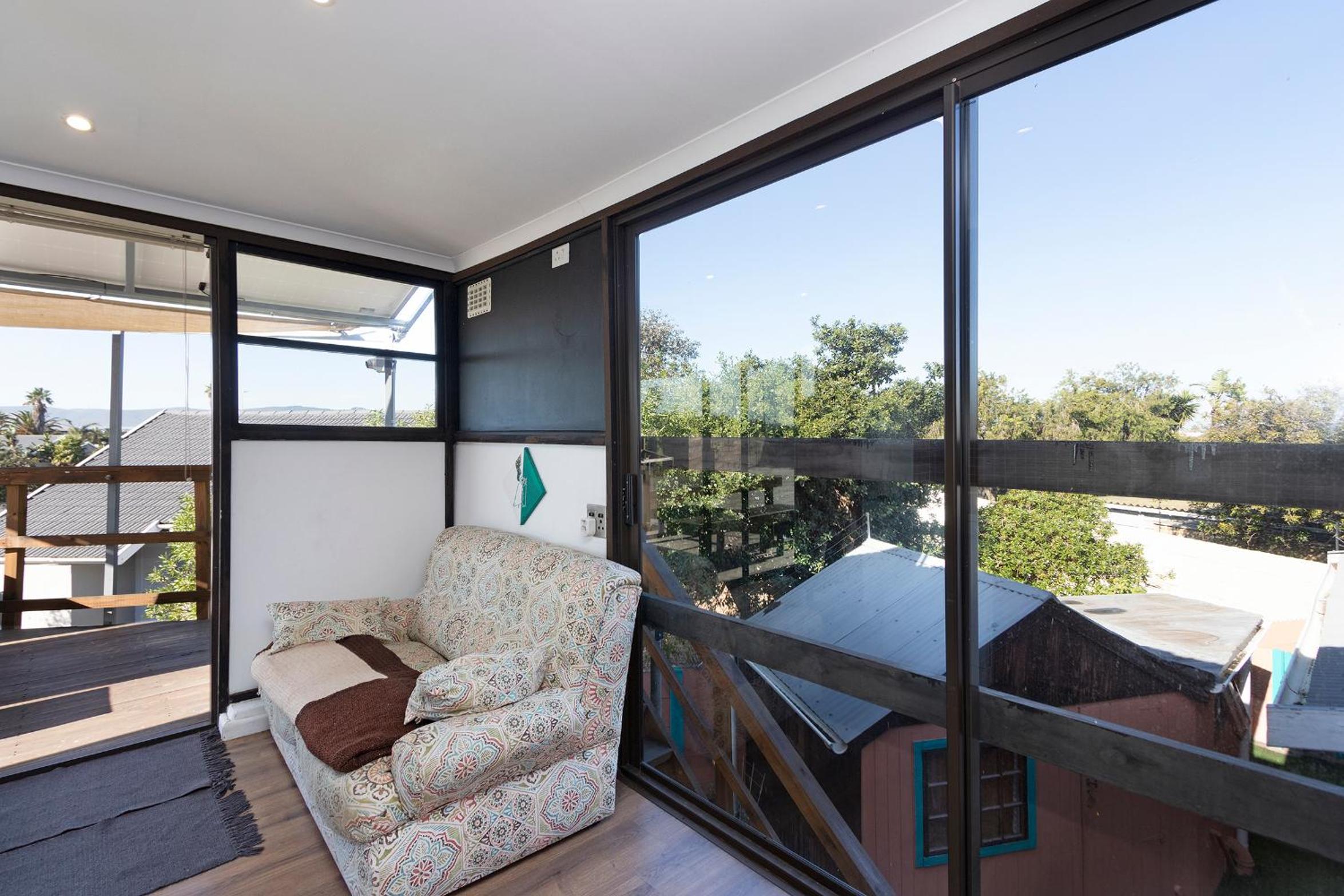 Apartment with Terrace - Photo 3