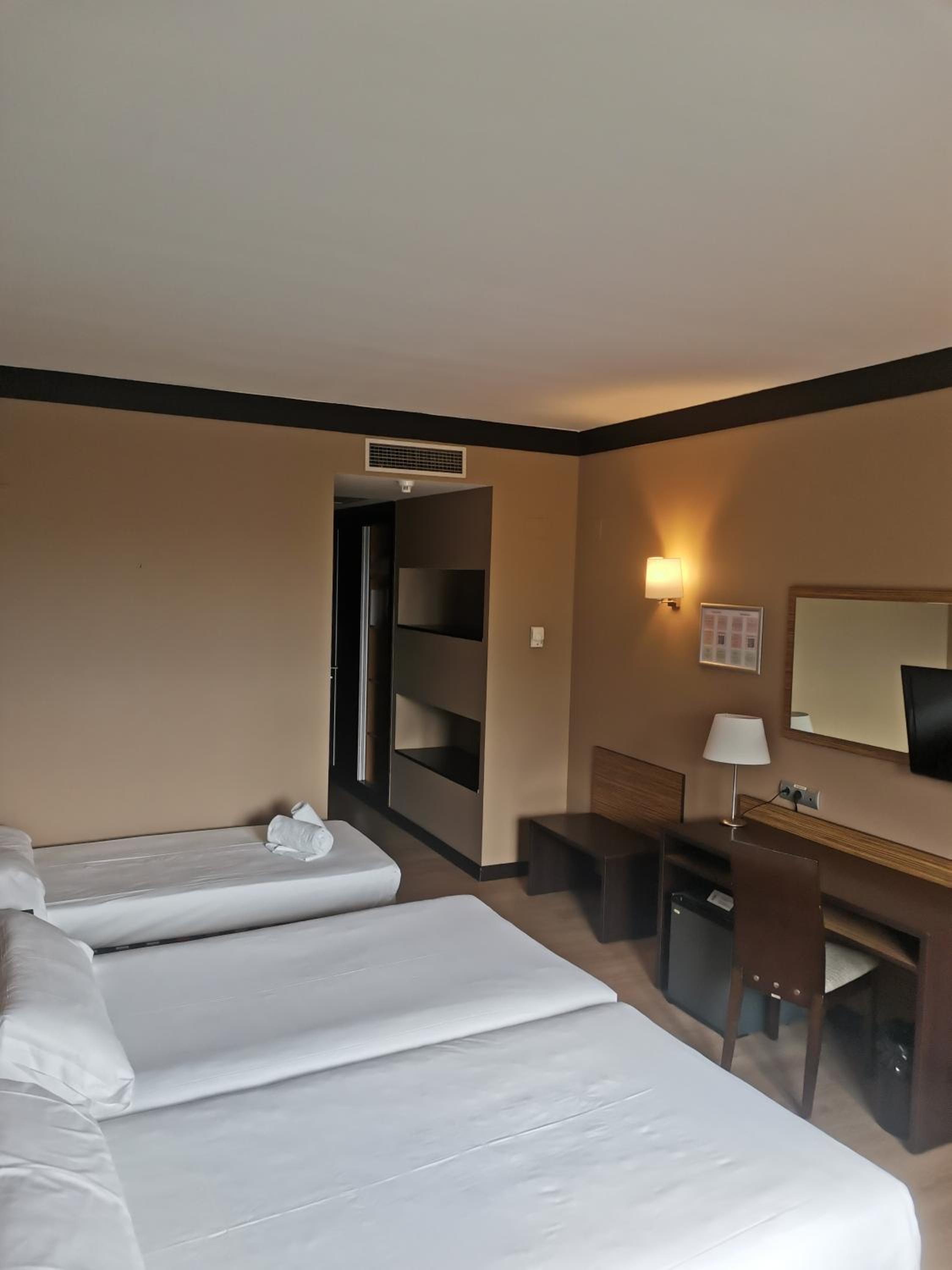 Triple Room - Photo 5