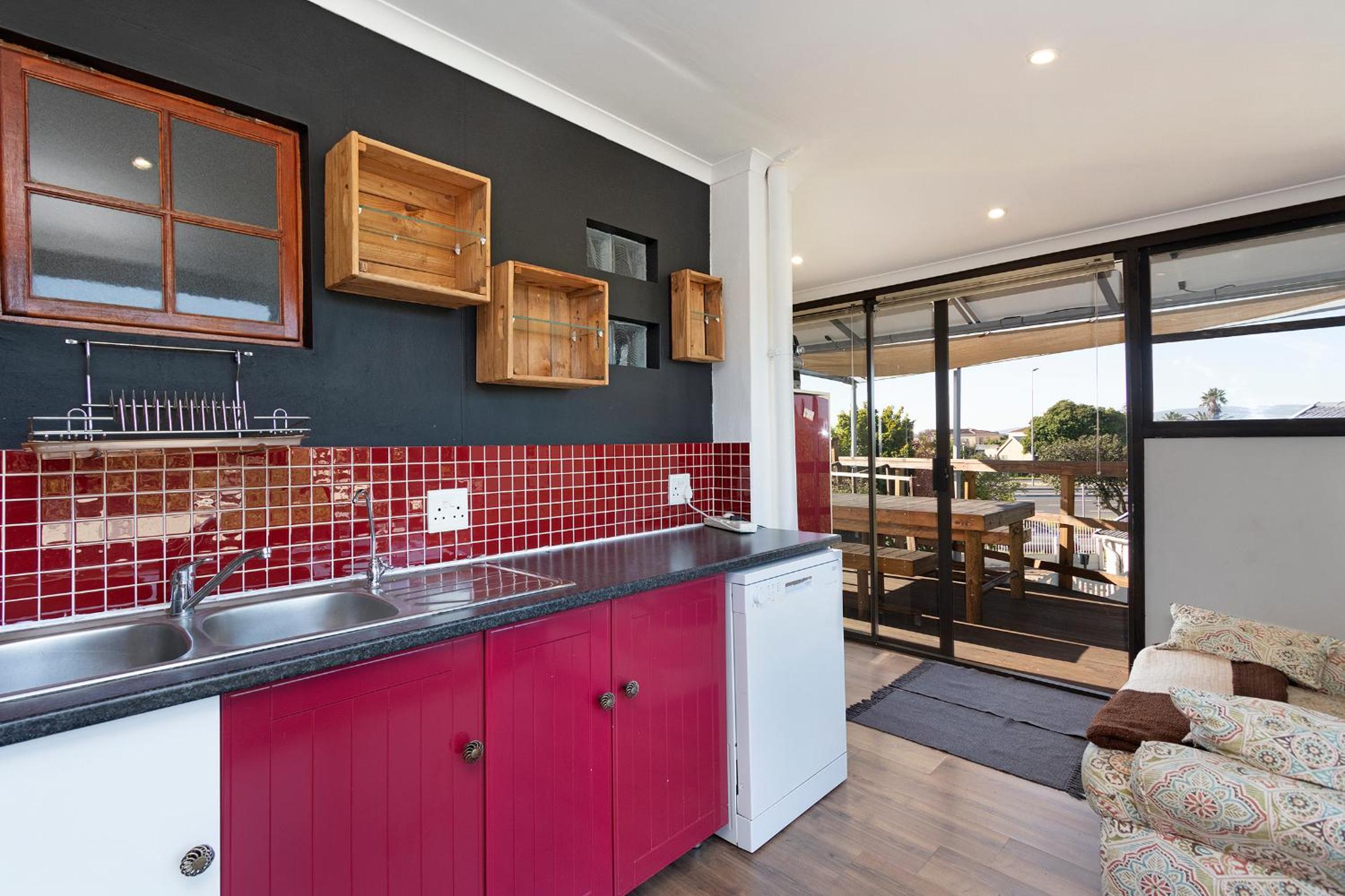 Apartment with Terrace - Photo 2