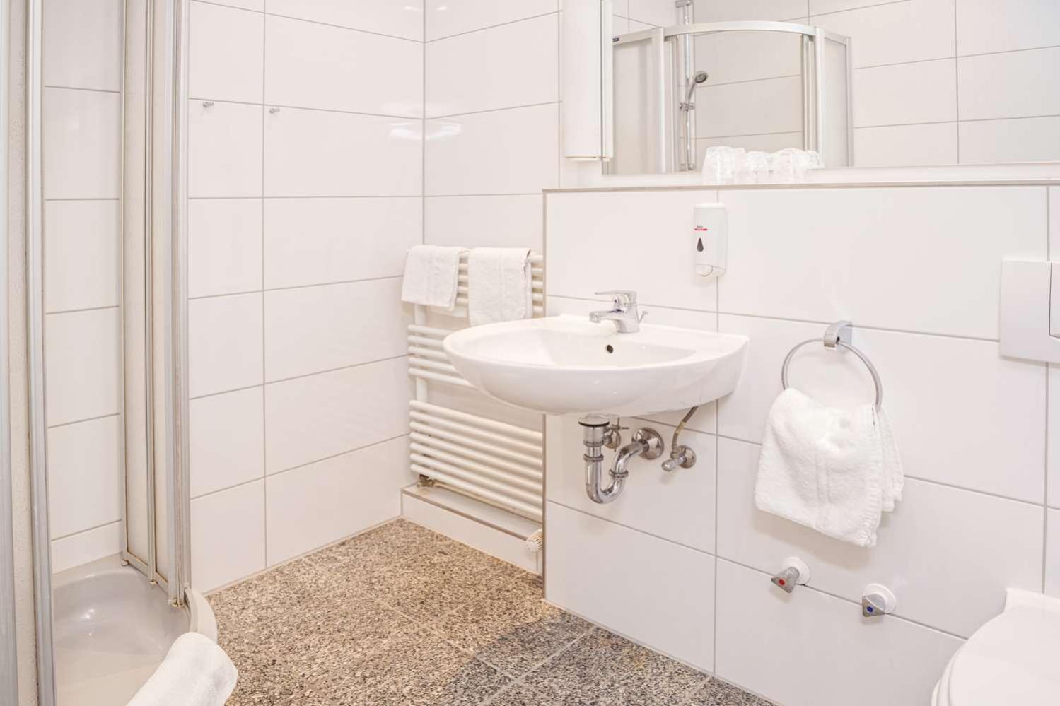 Standard Room - 1 Double Bed 1 Single Bed