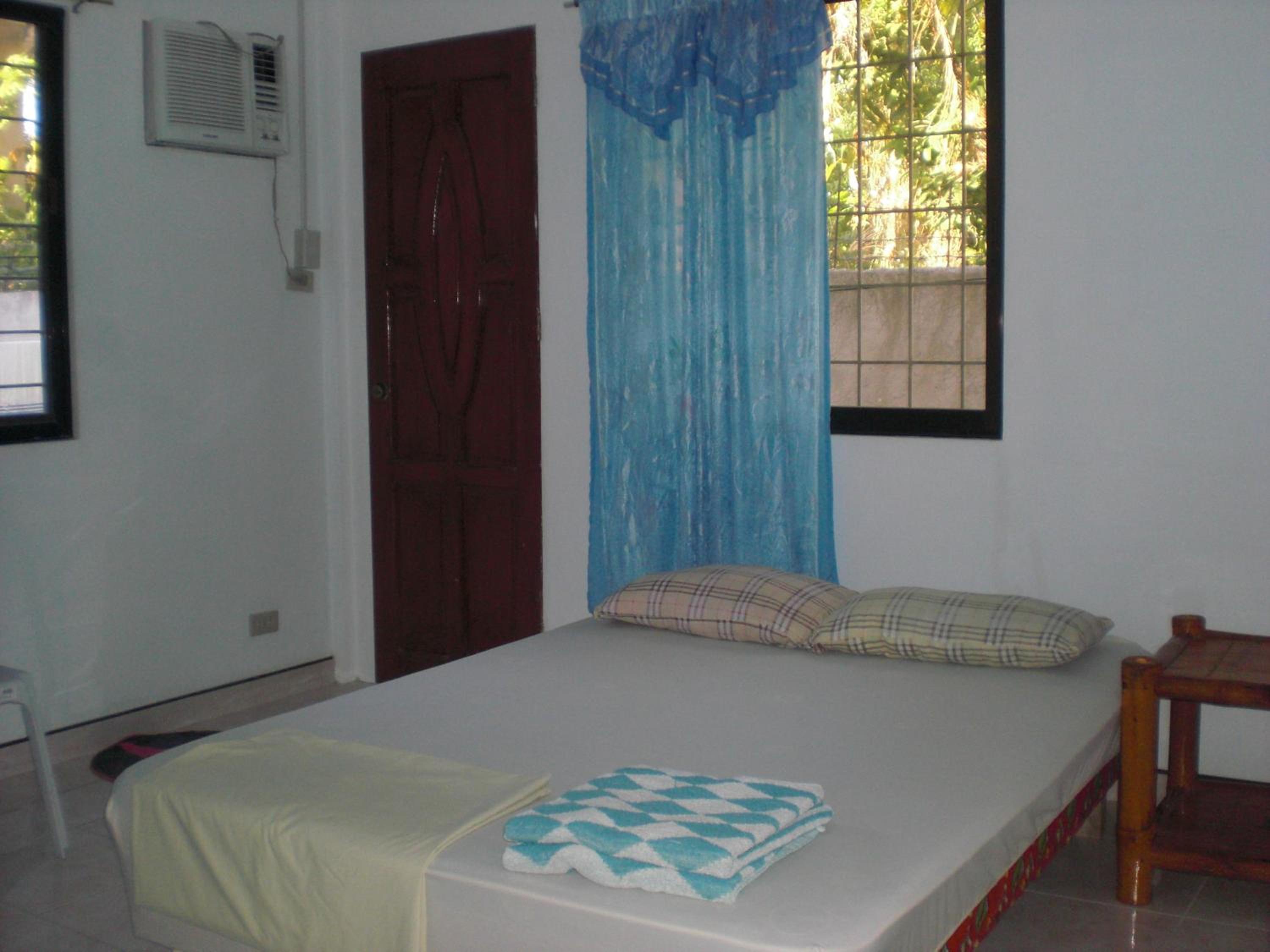 Room with Terrace and Kitchen - Photo 5