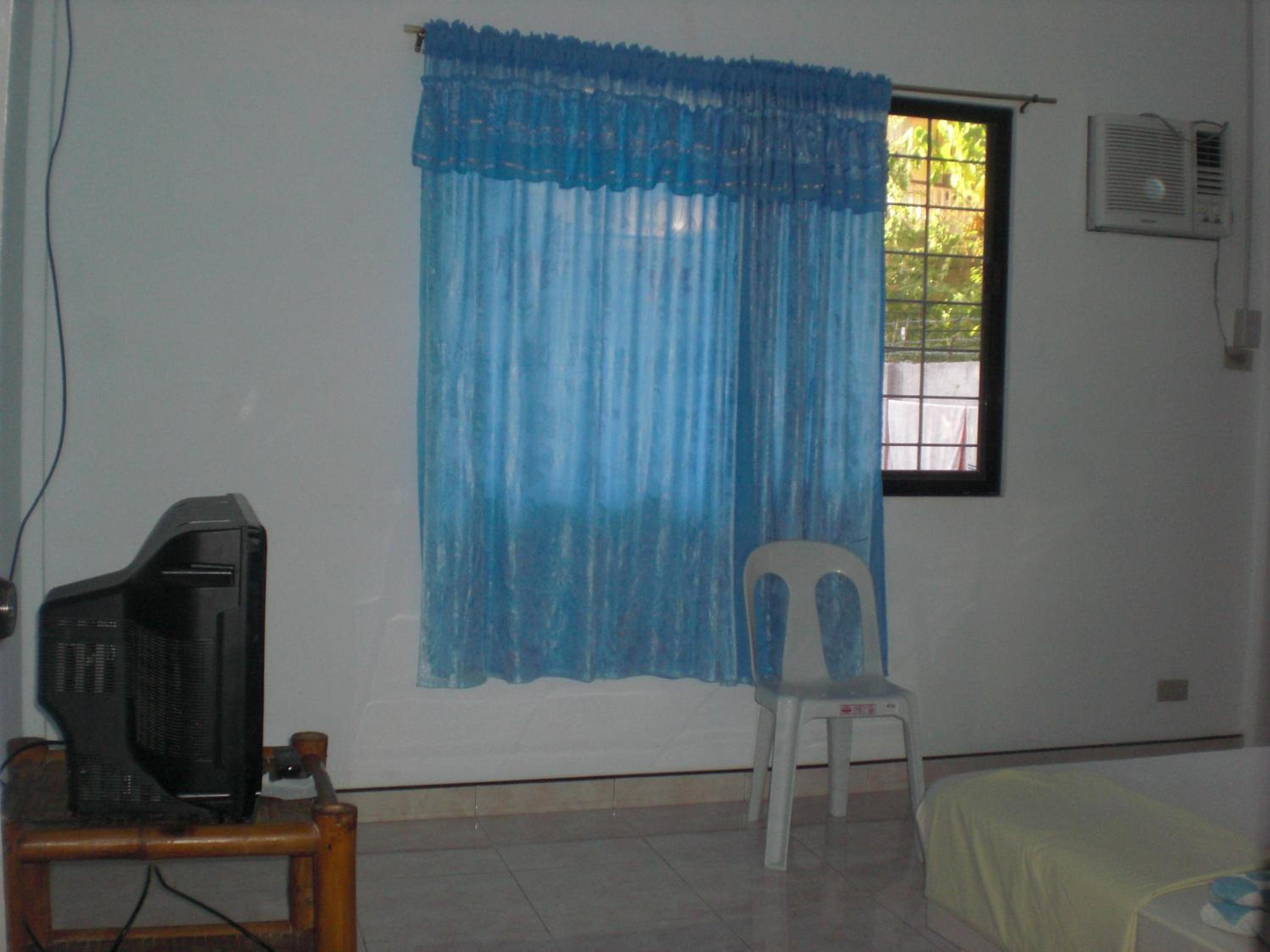 Room with Terrace and Kitchen - Photo 4