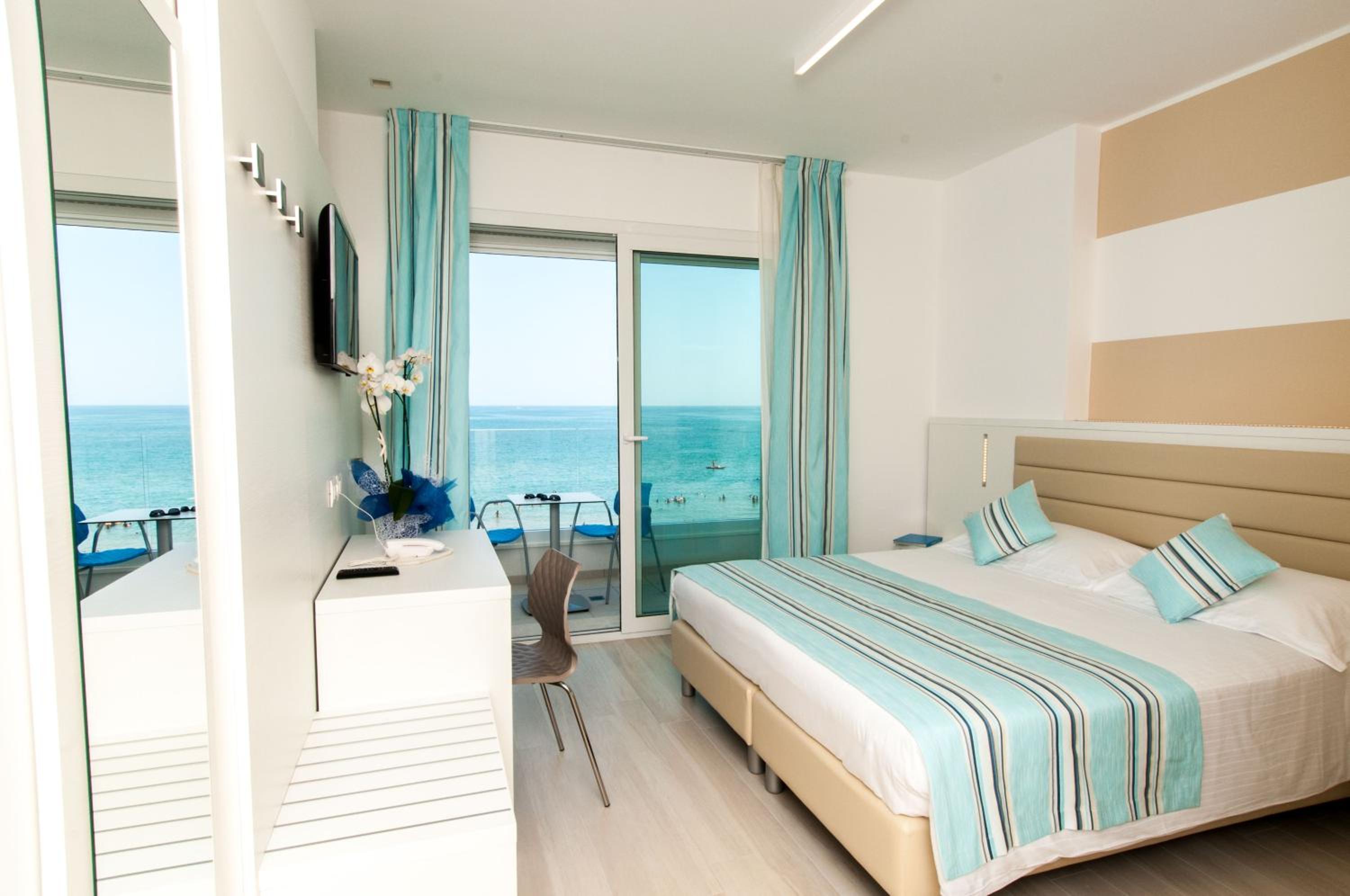 One-Bedroom Apartment with Sea View