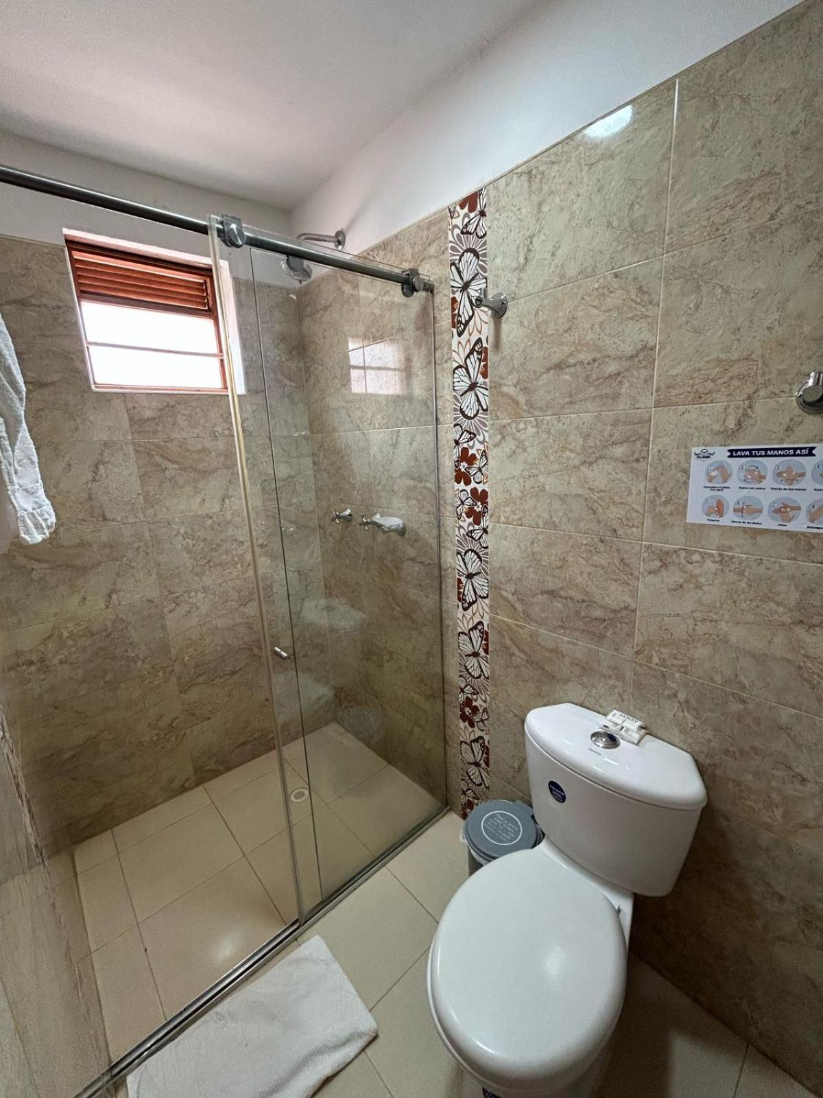 Twin Room with Bathroom photo 3