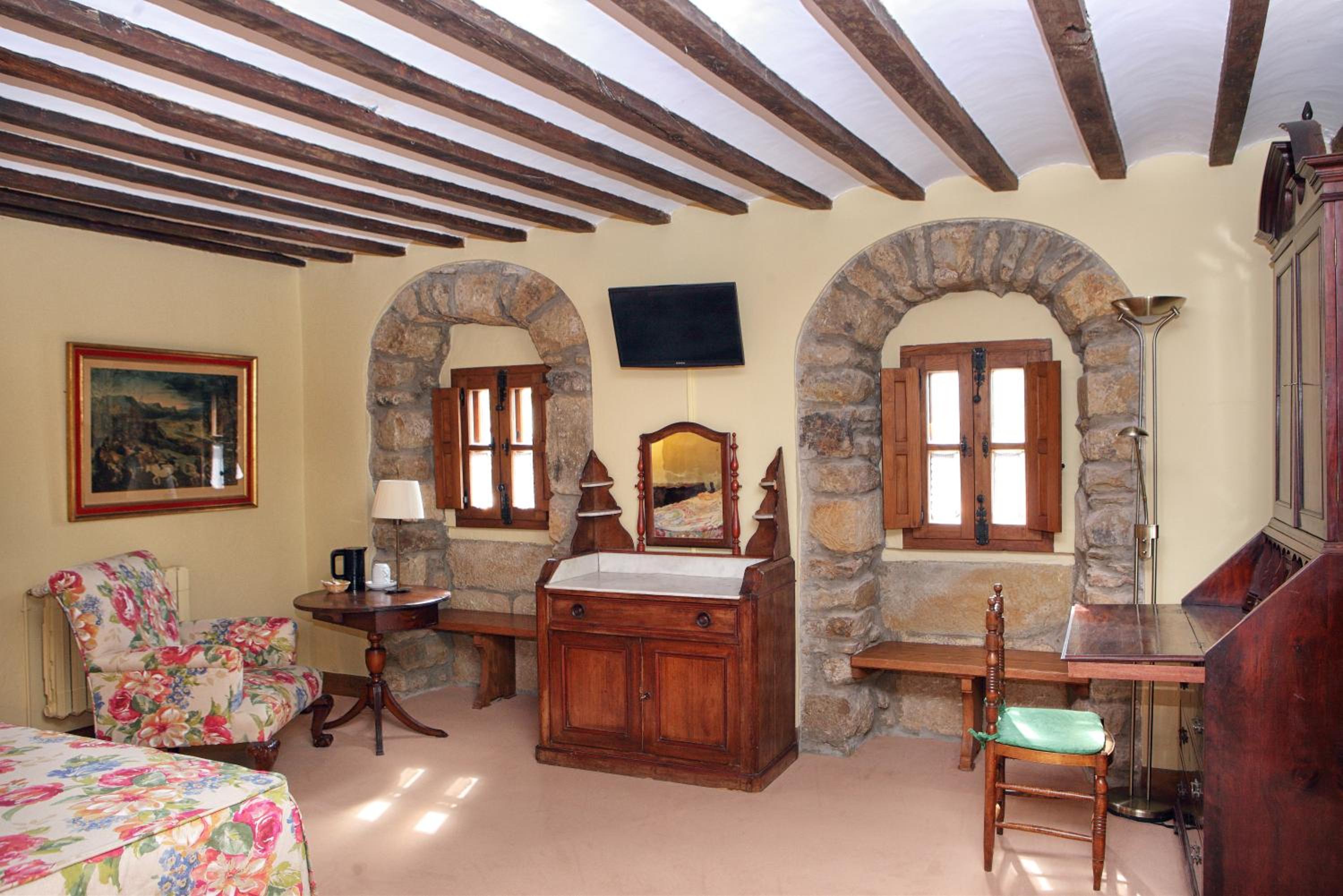 Premium Double or Twin Room - Photo 8