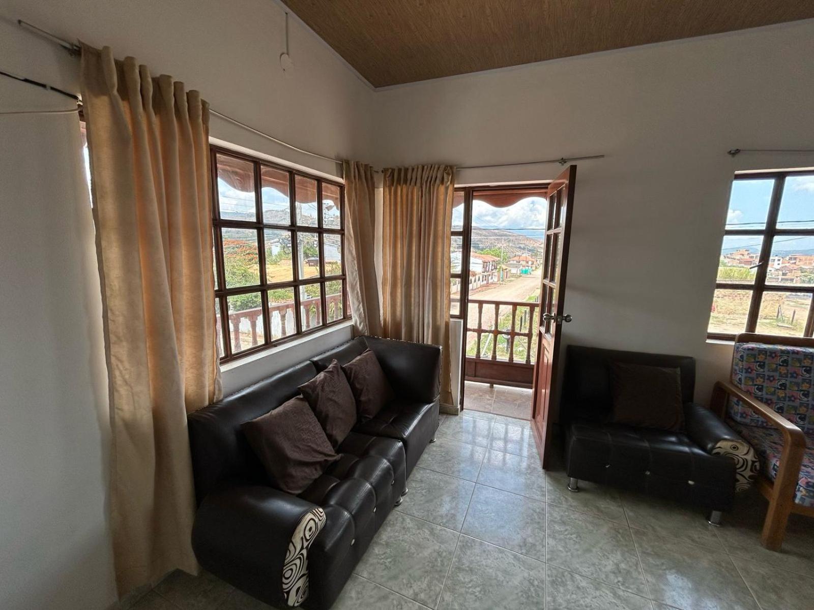 Three-Bedroom Apartment with Balcony photo 3