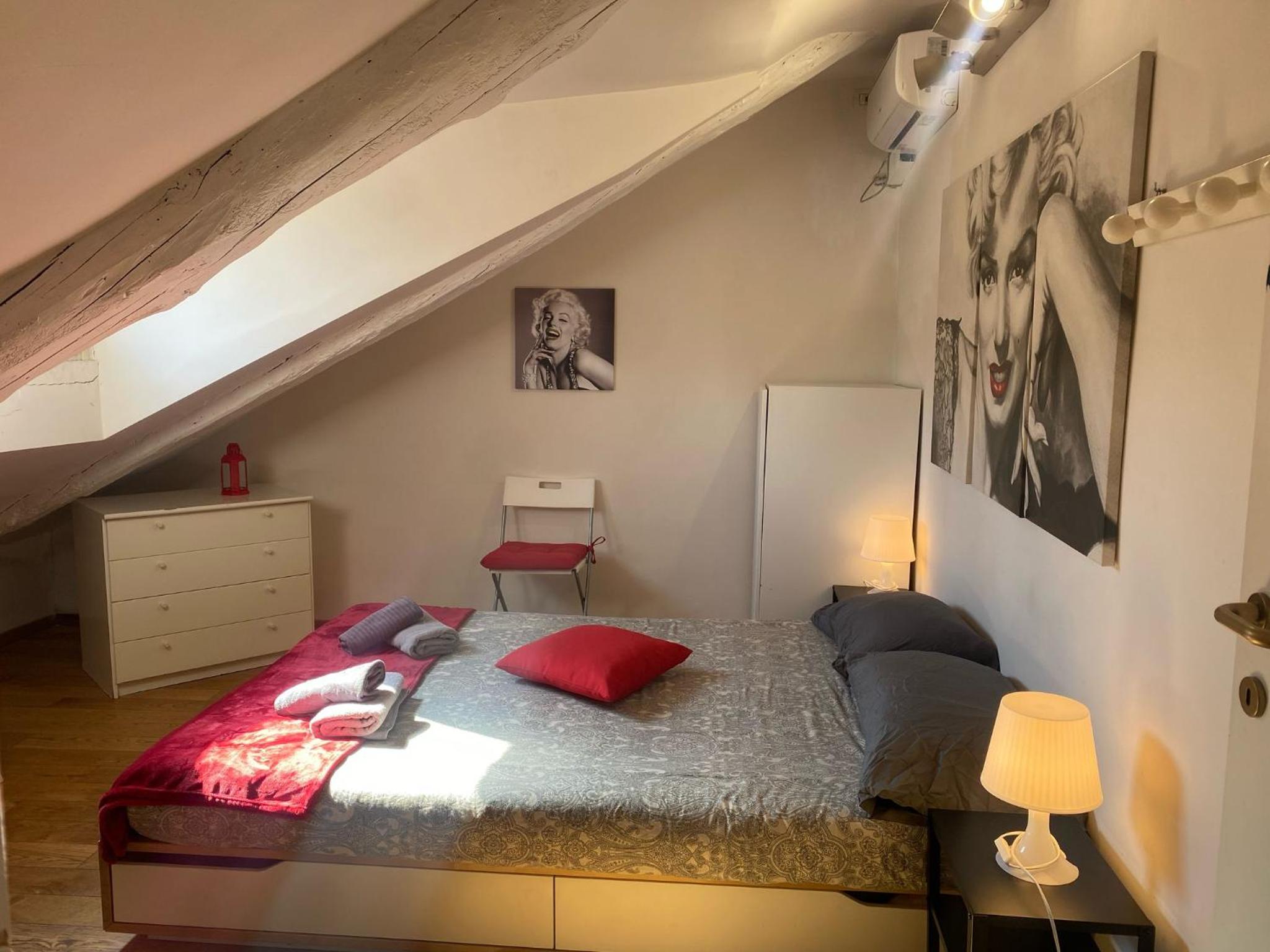 One-Bedroom Apartment - Photo 15