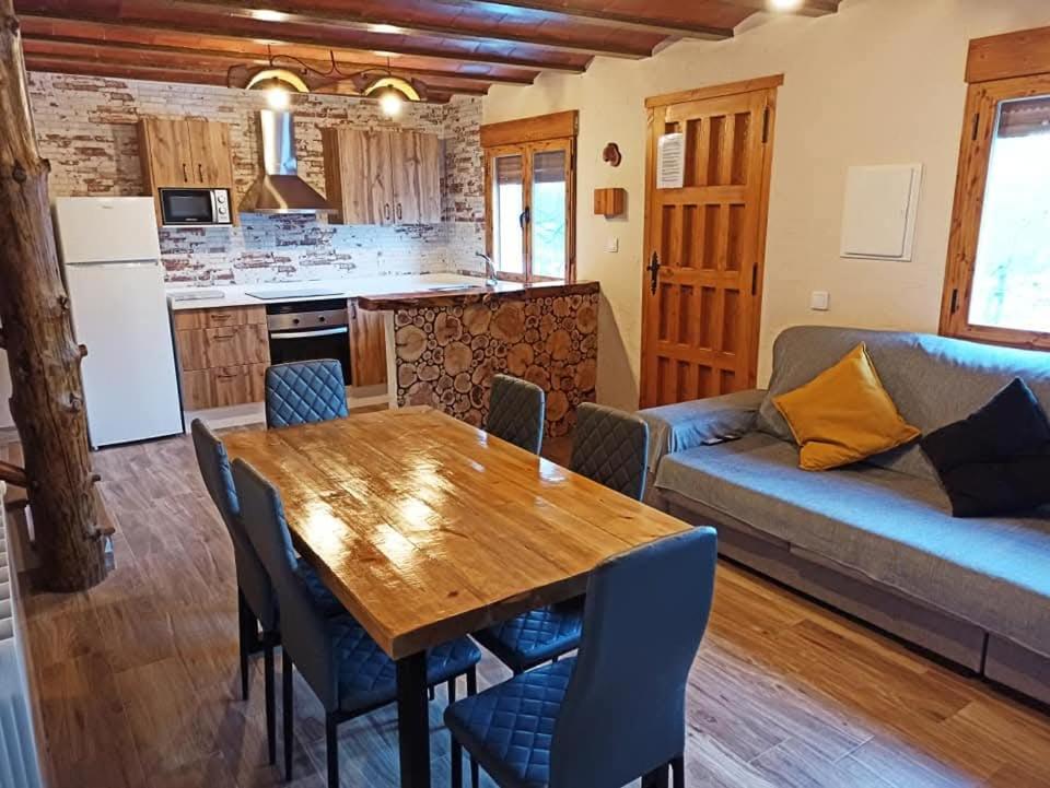 Three-Bedroom House photo 2