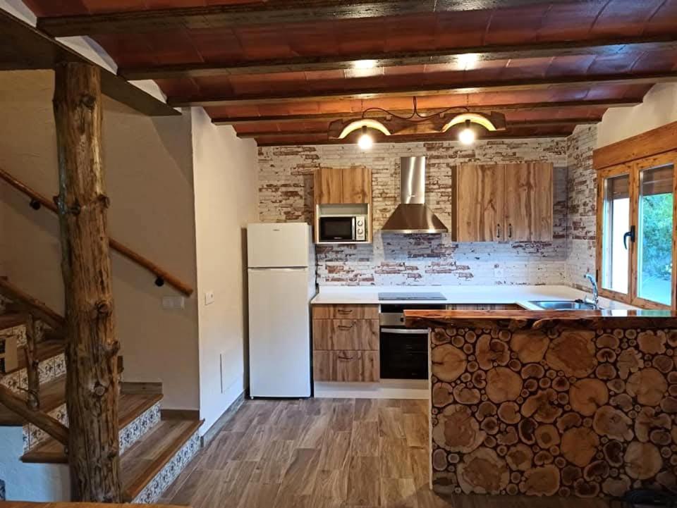 Three-Bedroom House photo 3
