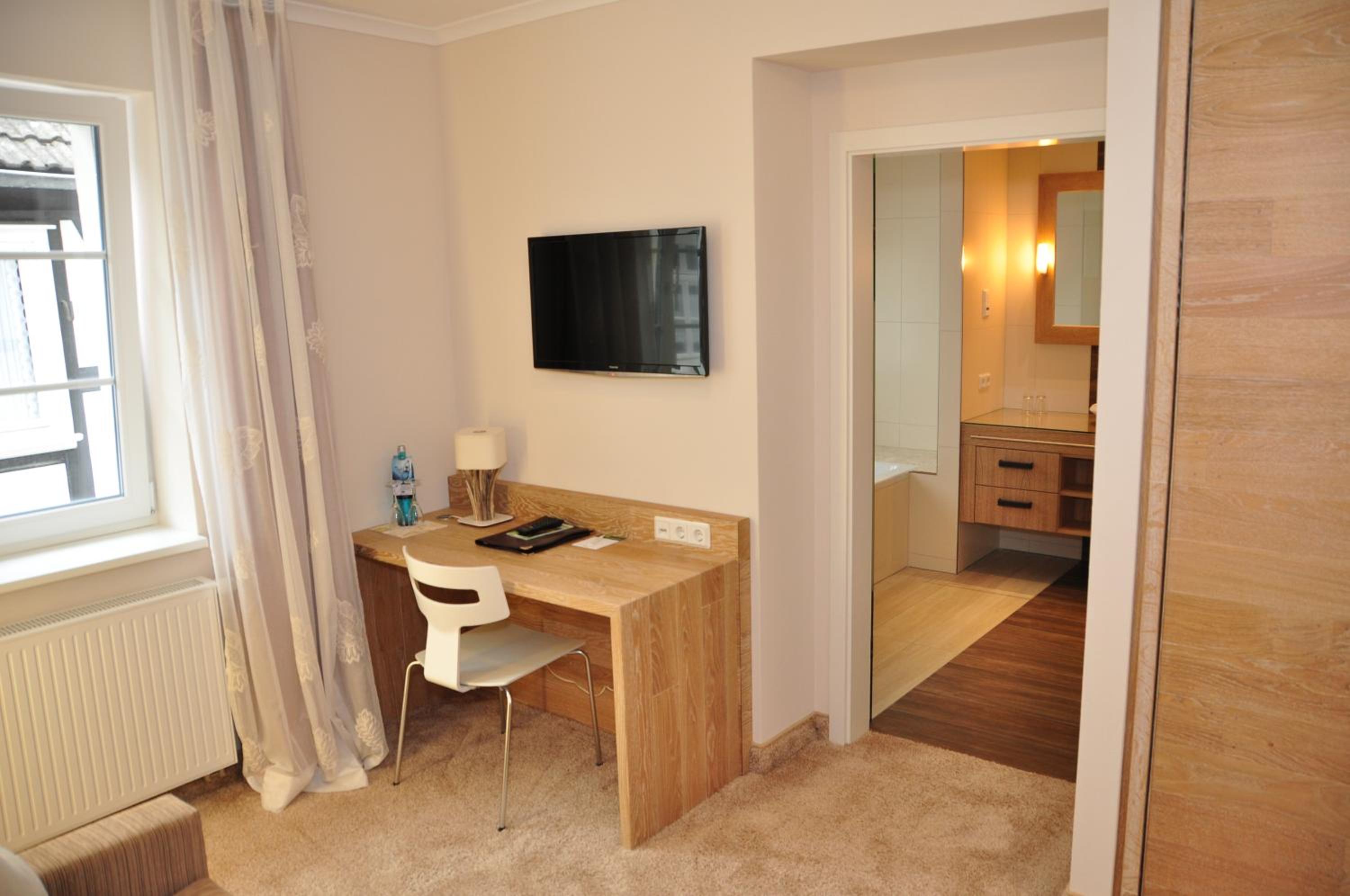 Premium Double Room - Photo 3