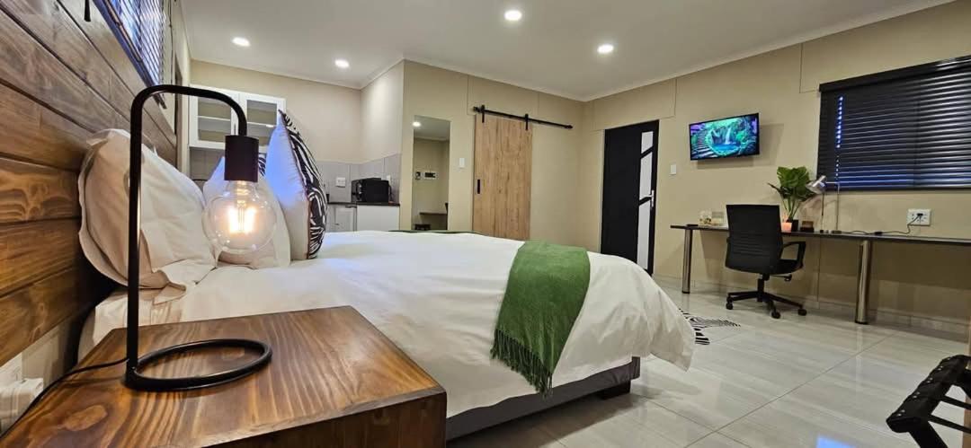Deluxe Double Room photo 2