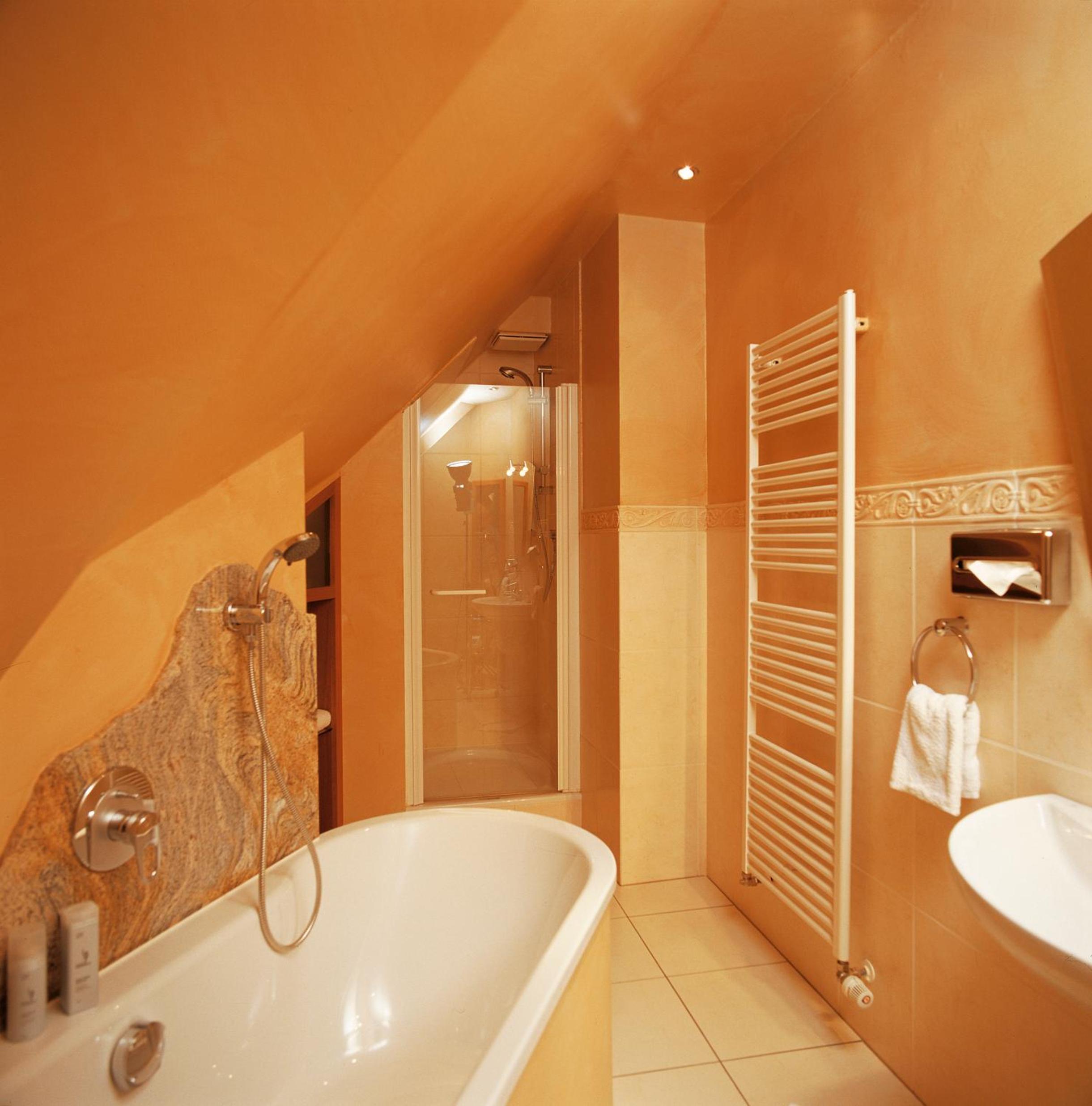 Premium Double Room - Photo 10