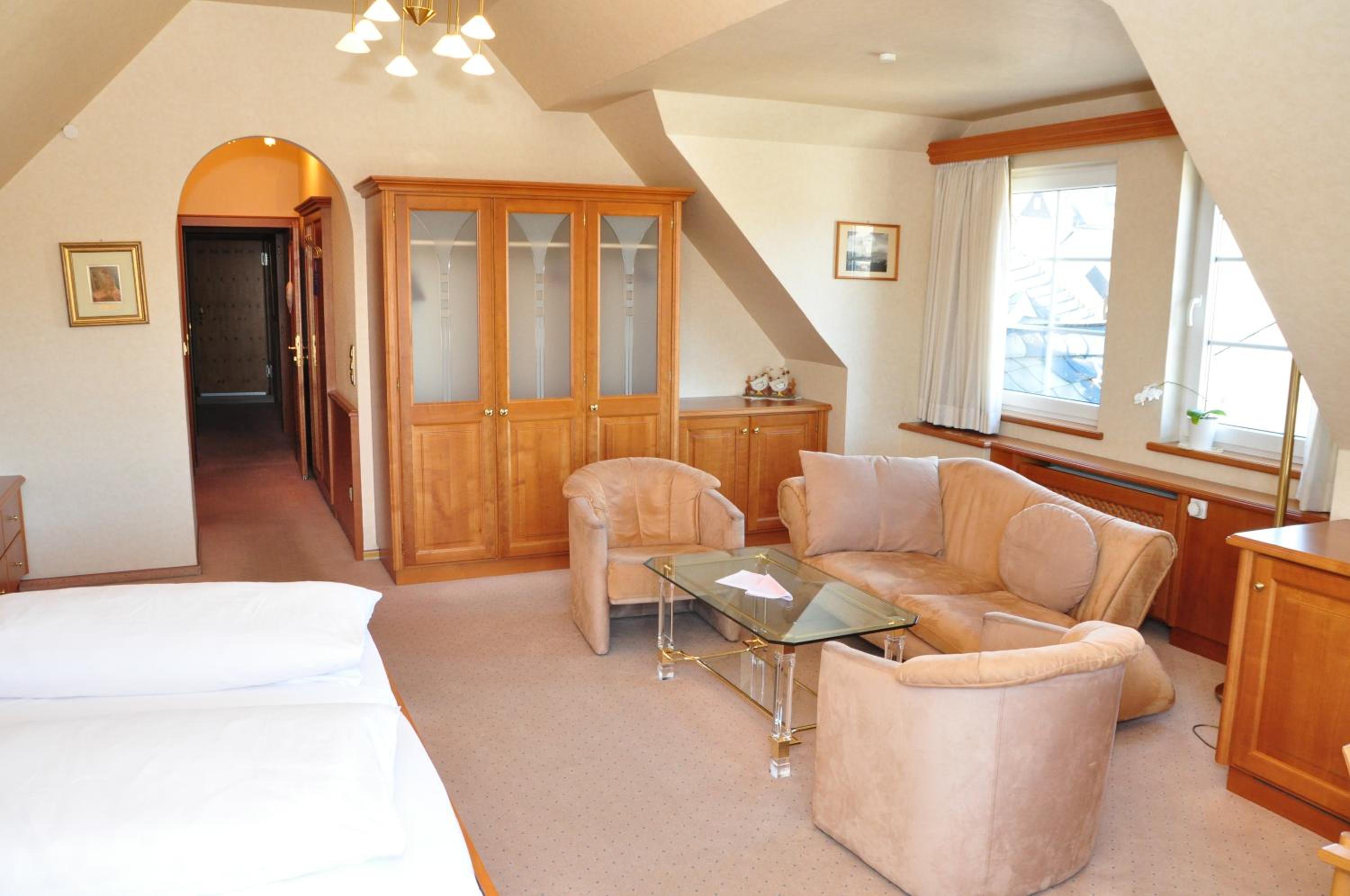 Premium Double Room - Photo 8