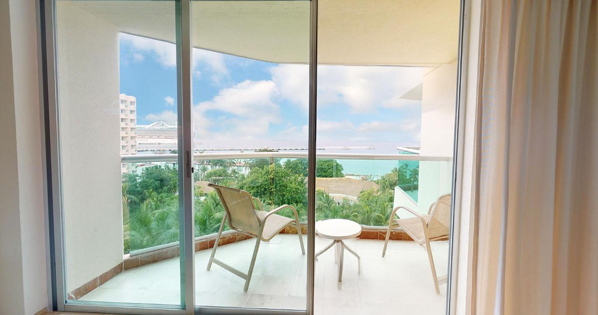 Deluxe Ocean View King  - Photo 4
