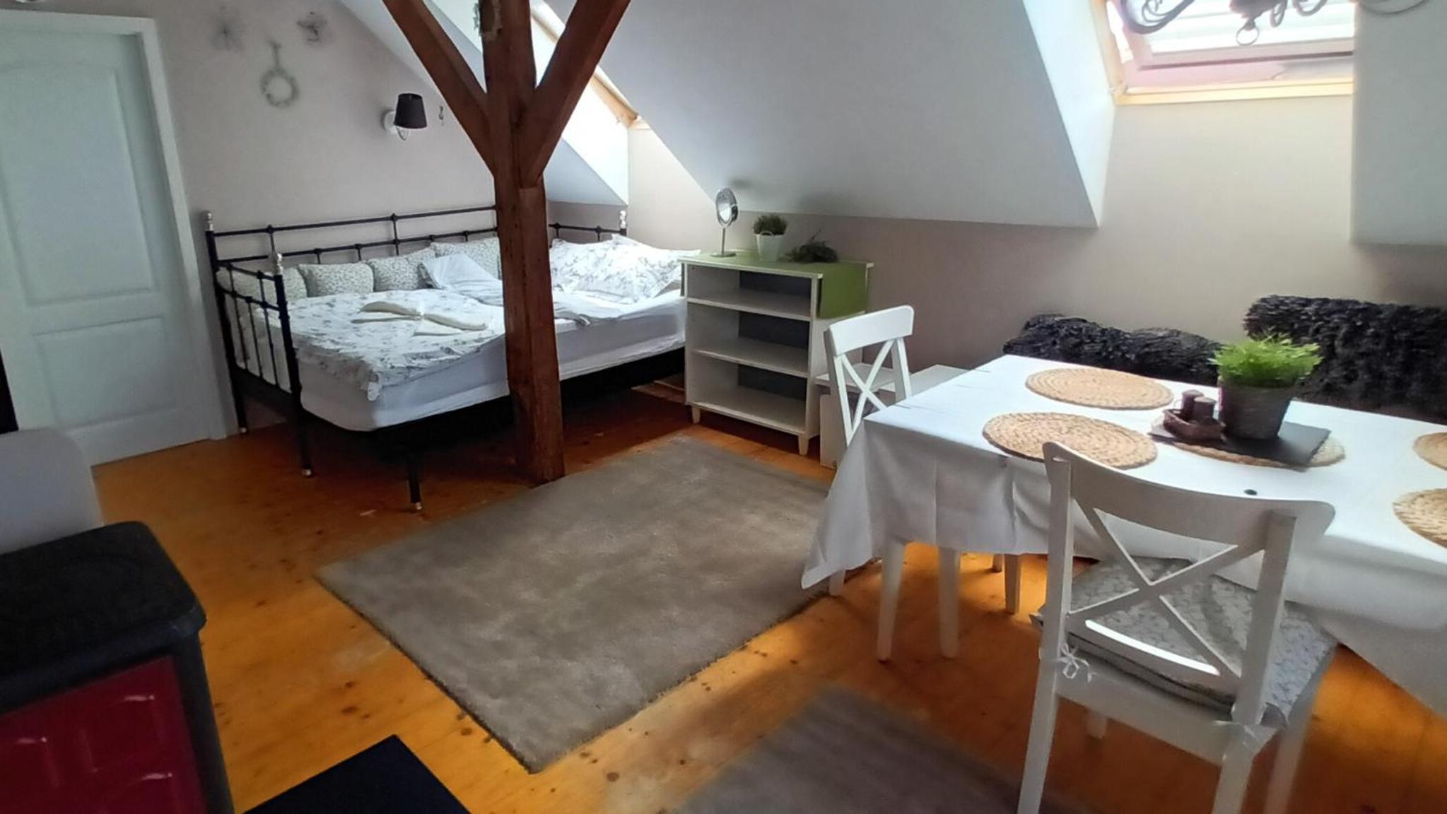 One-Bedroom Apartment with Terrace