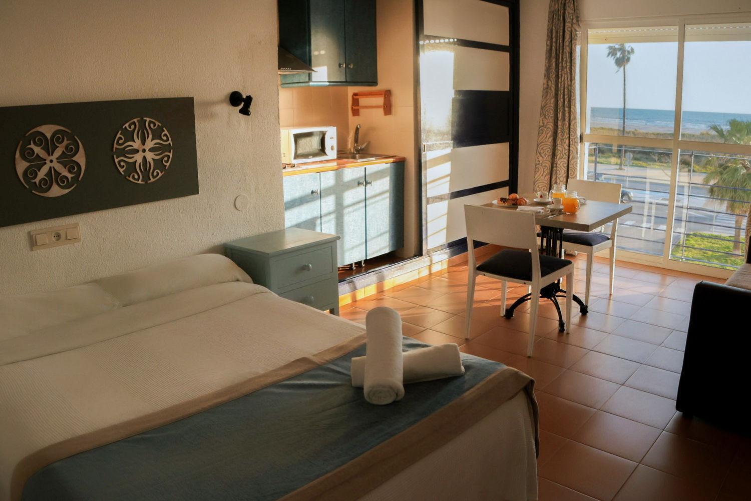 Studio (2 Adults)