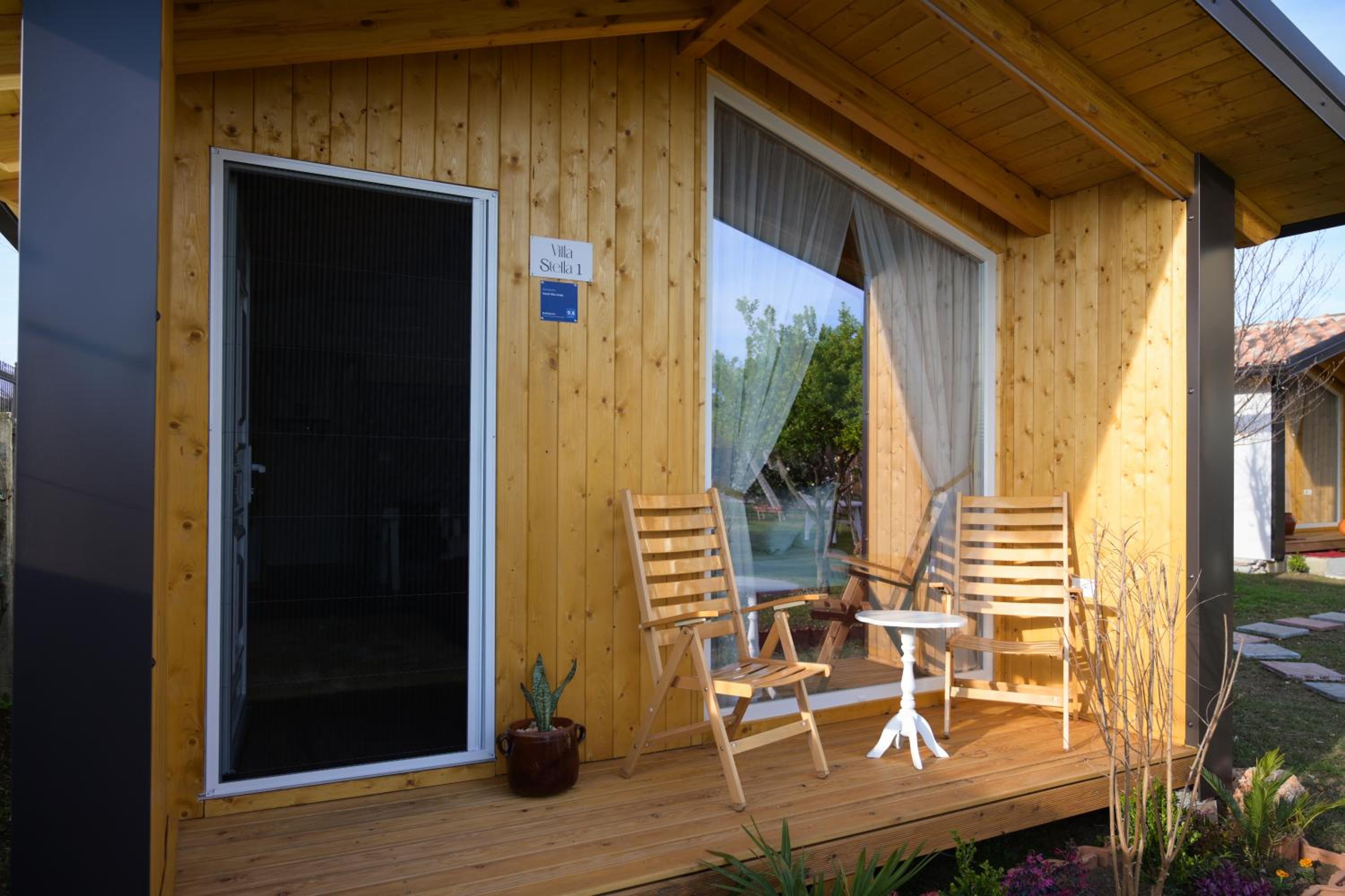 Superior Bungalow photo 2