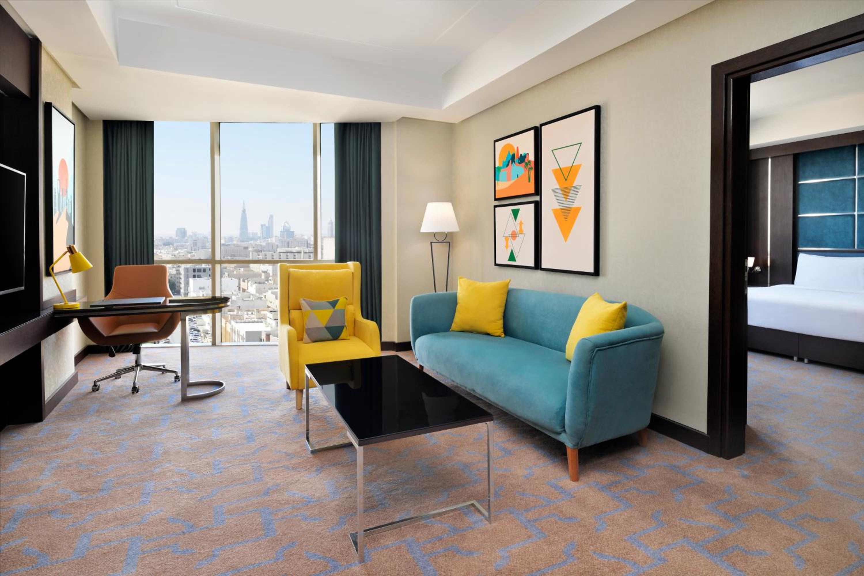 One-Bedroom Suite with Kitchen and Downtown View