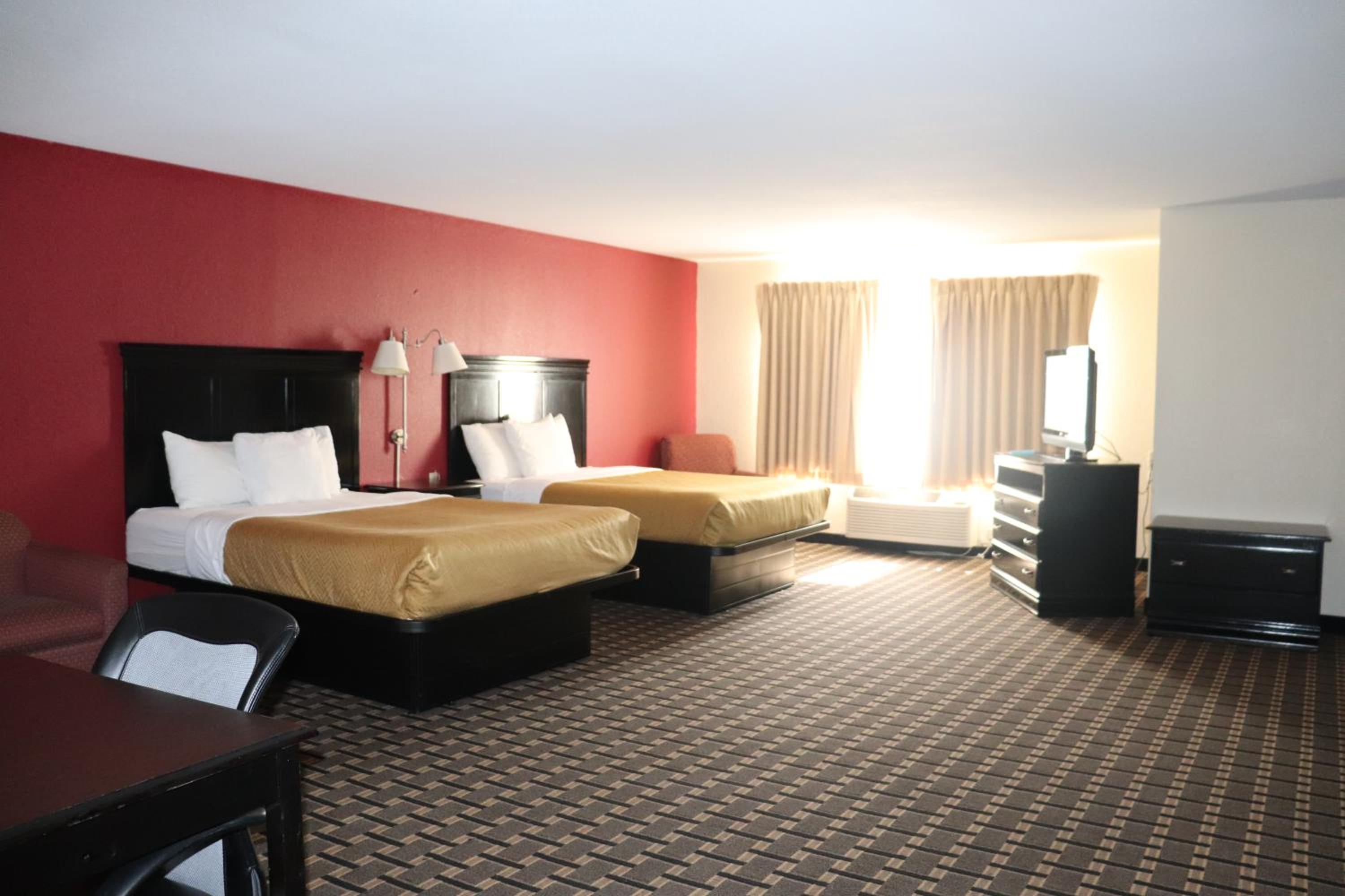 Queen Suite with Two Queen Beds - Non-Smoking