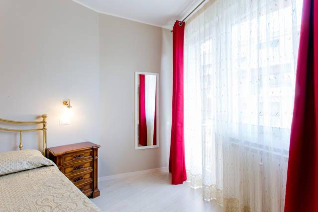 Double Room with Balcony (3 Adults) photo 3