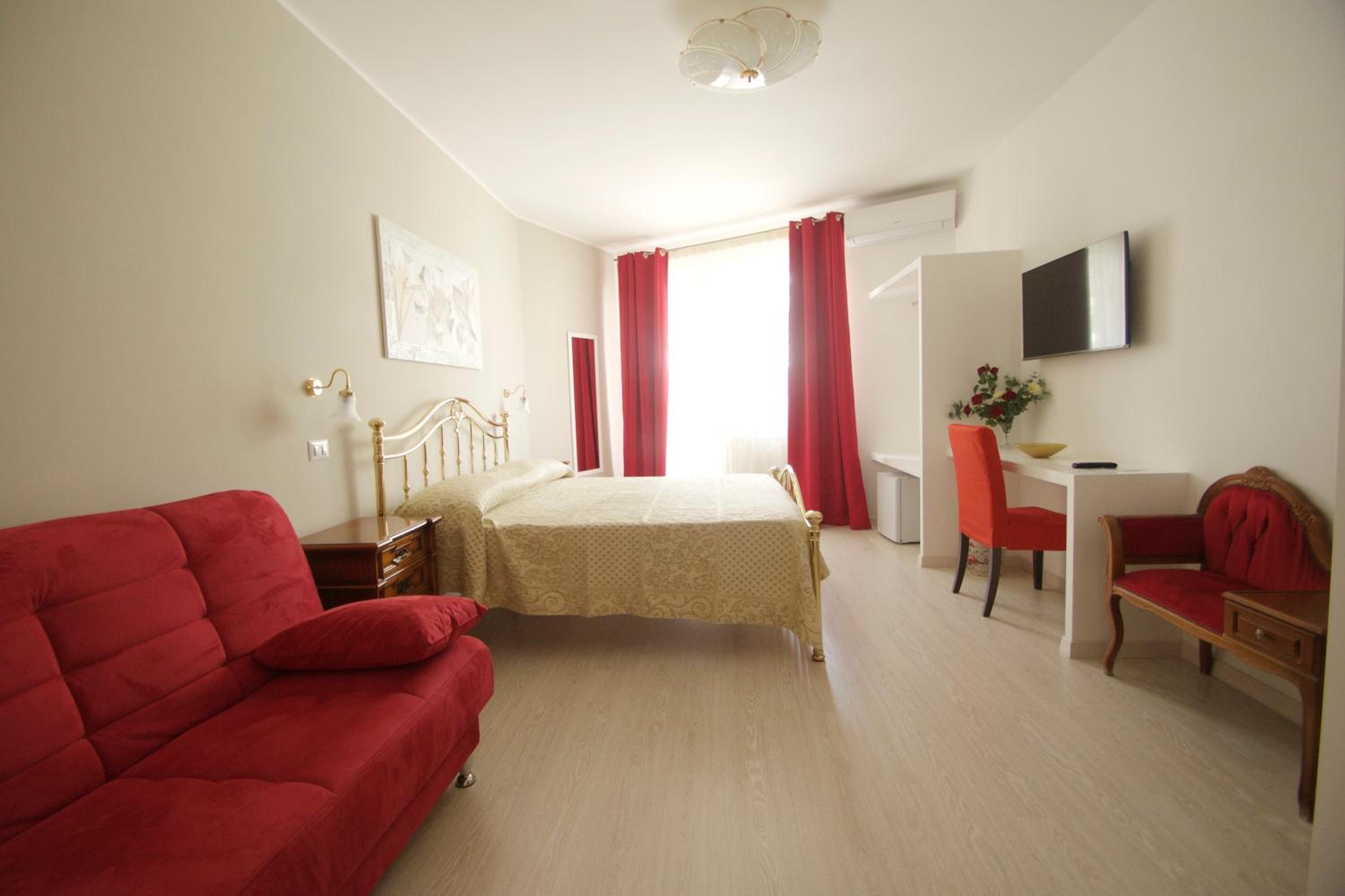 Double Room with Balcony (3 Adults)