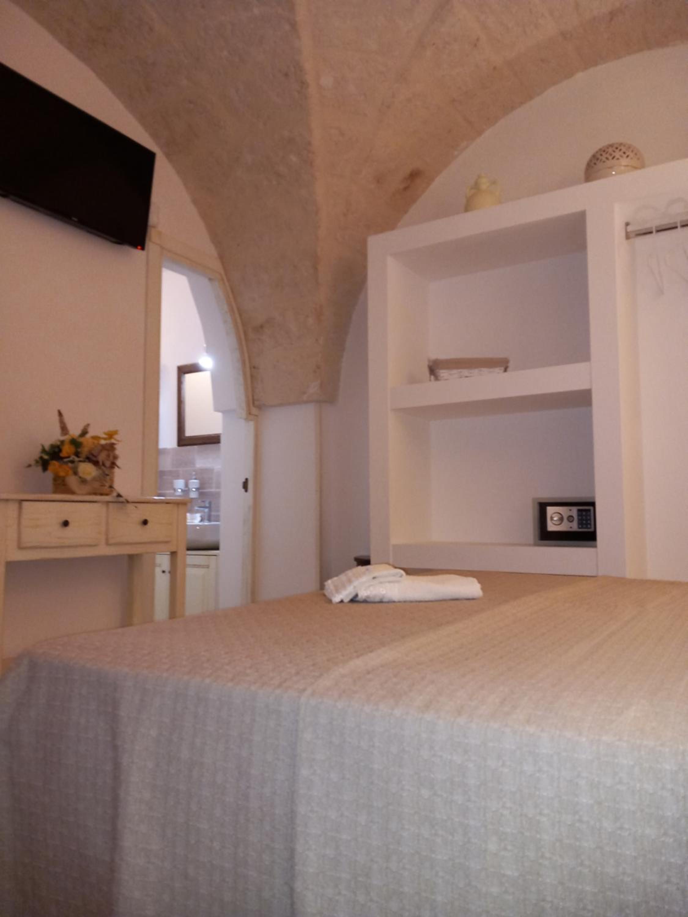 Triple Room with Private Bathroom photo 3