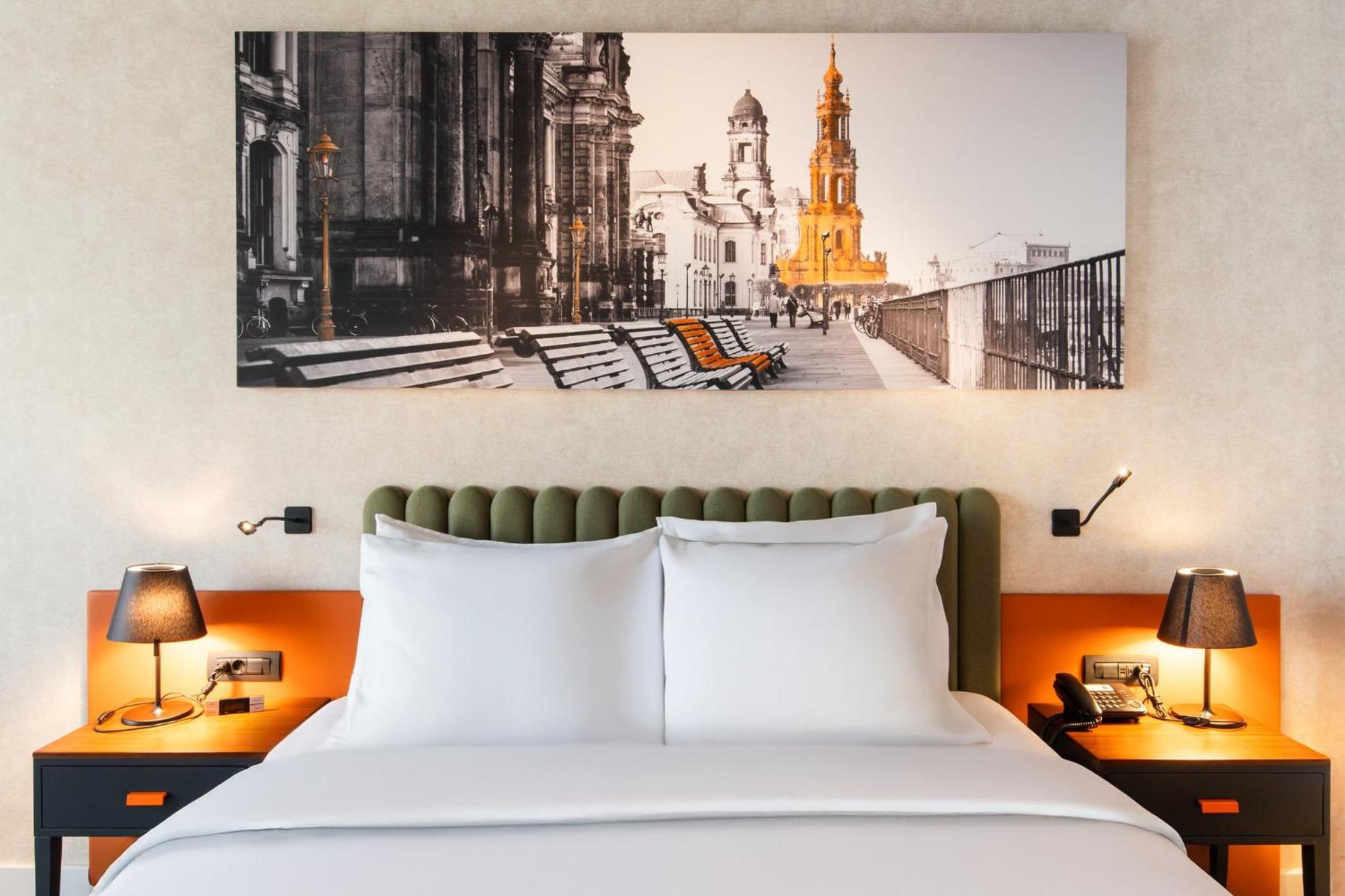 Premium King Room photo 2