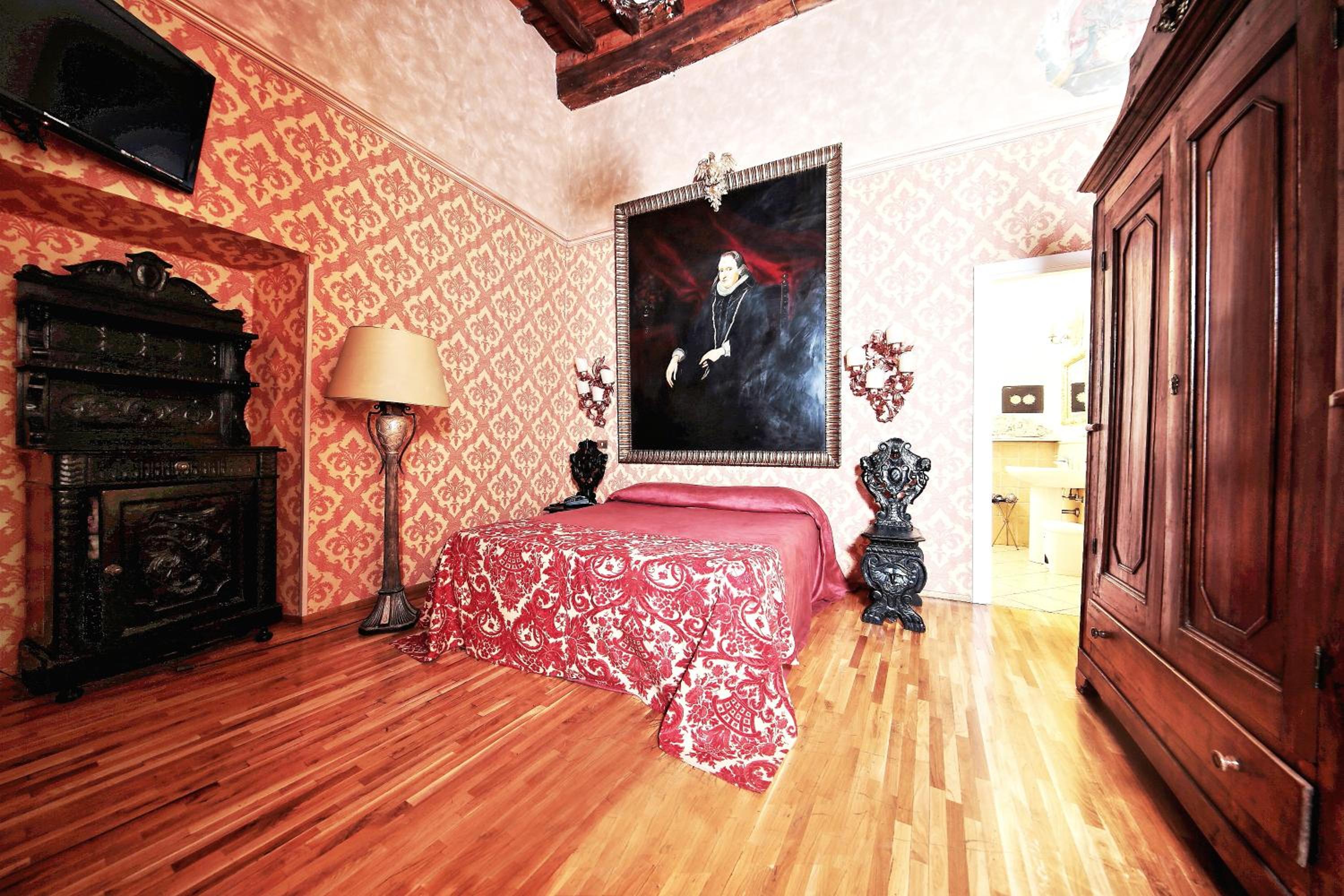 Large Double Room photo 1