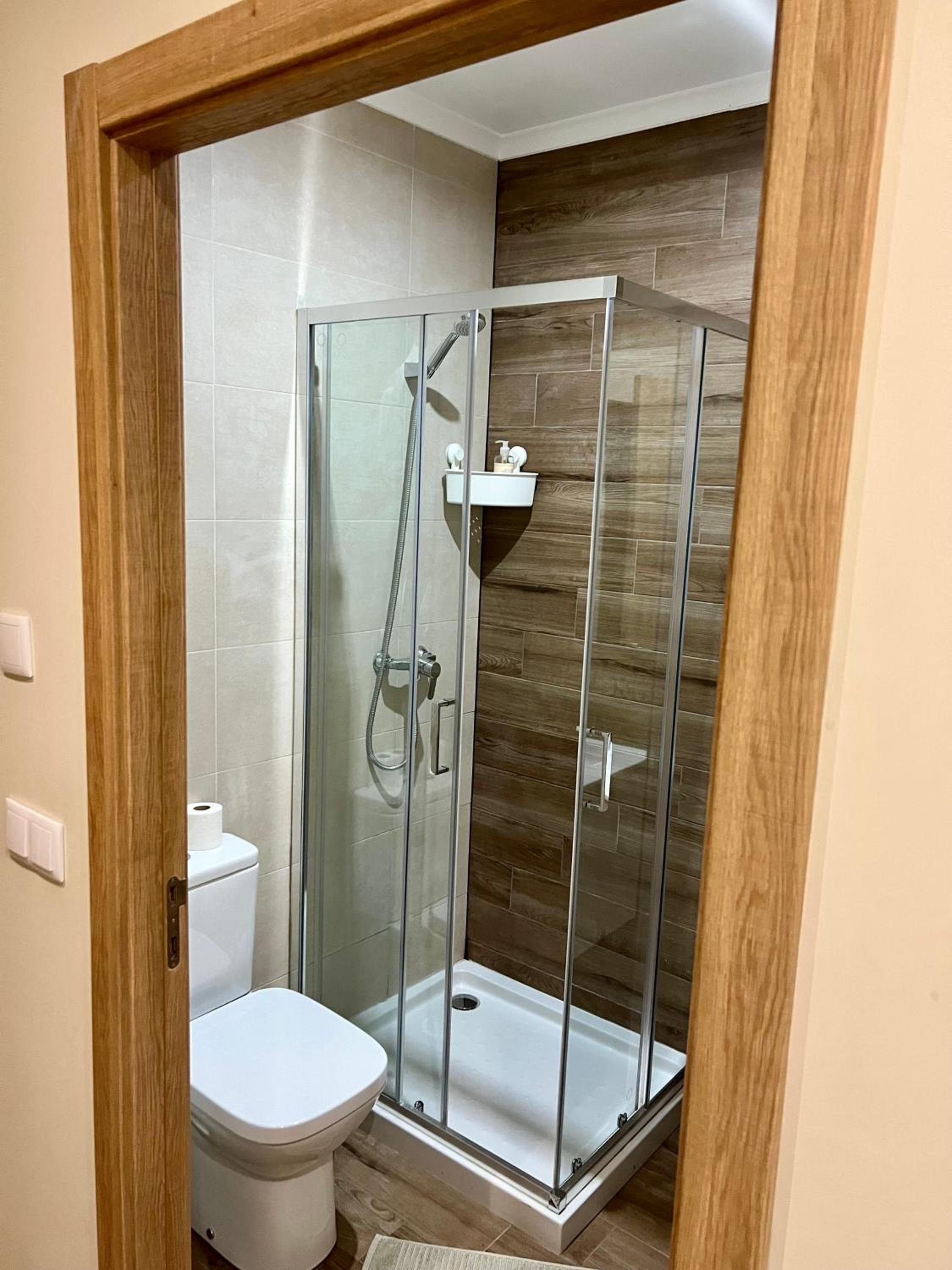 Single Room with Private Bathroom photo 3