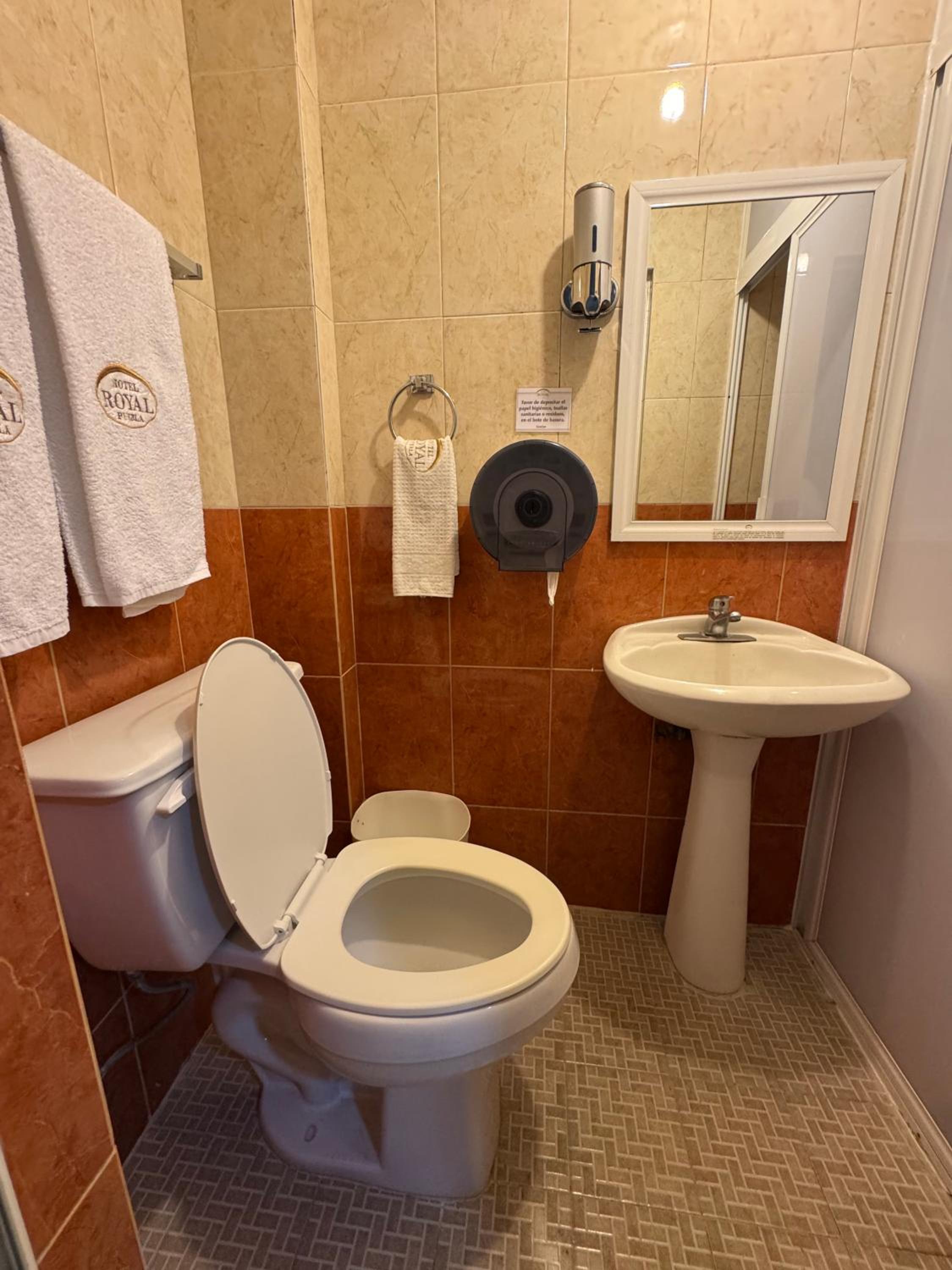 Basic Triple Room photo 2