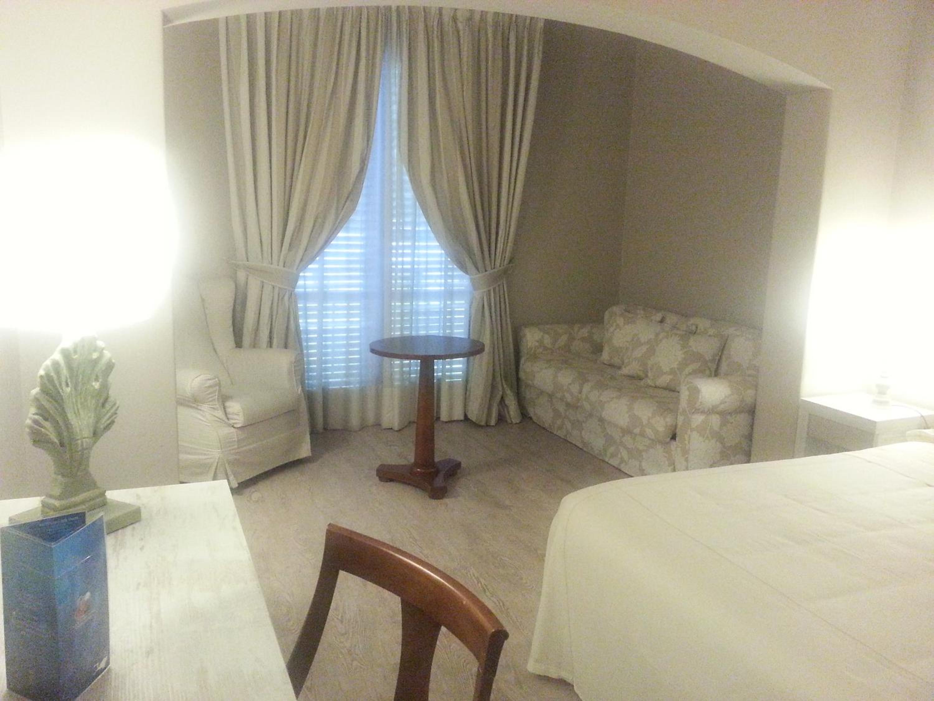 Triple Room with Sea View - Photo 4