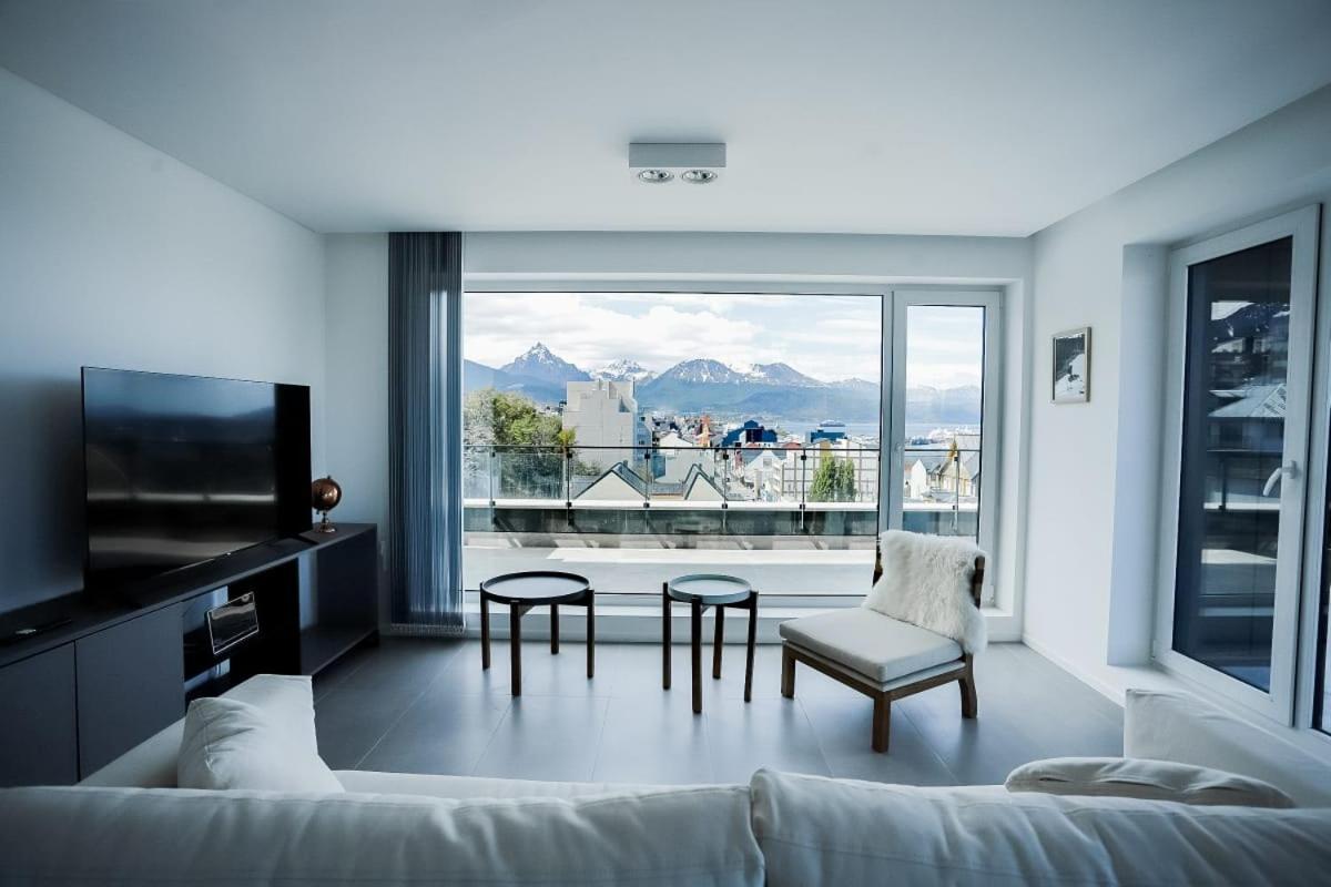 One-Bedroom Apartment with Balcony and Sea View