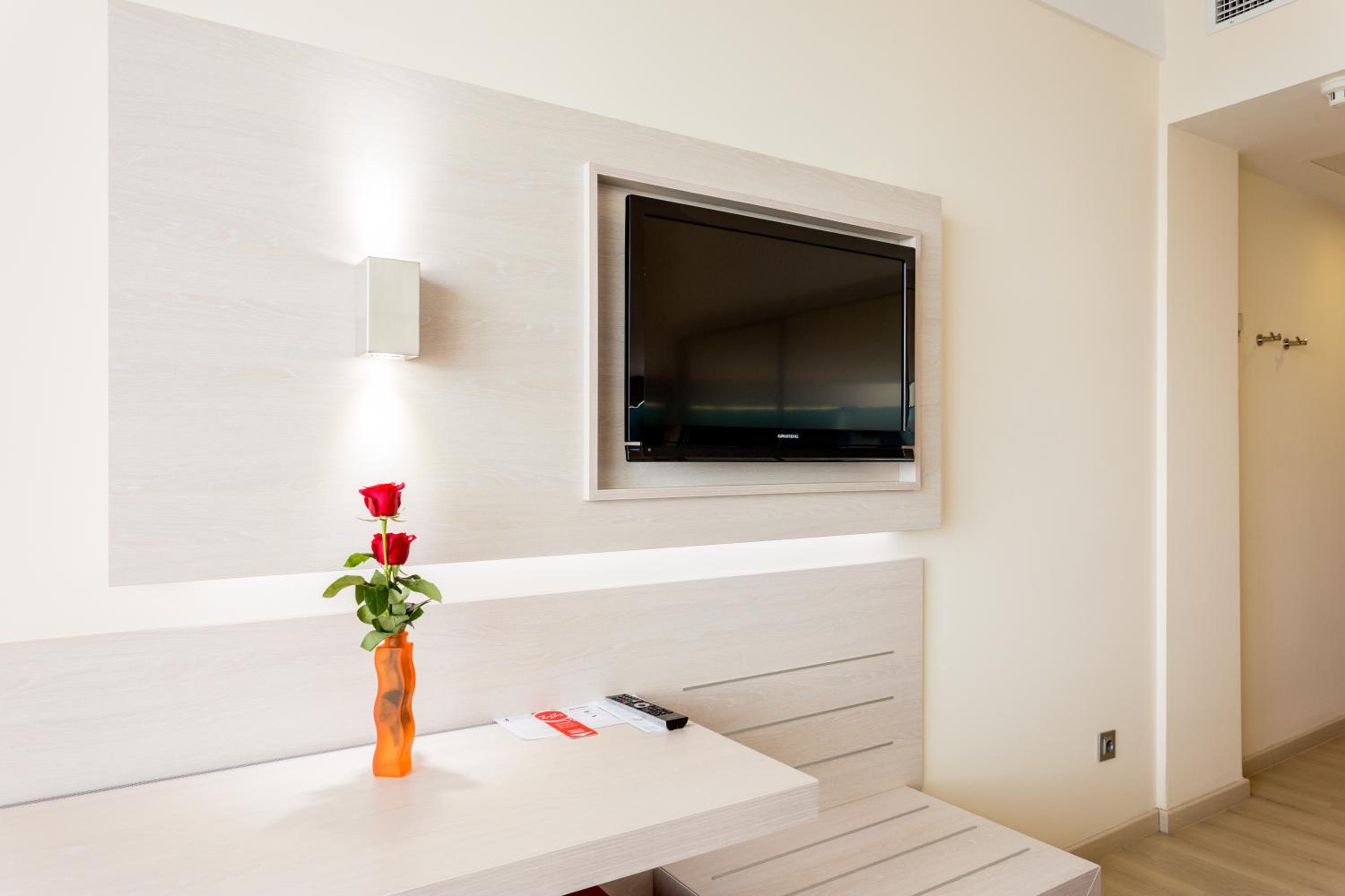 Double Room - Photo 4