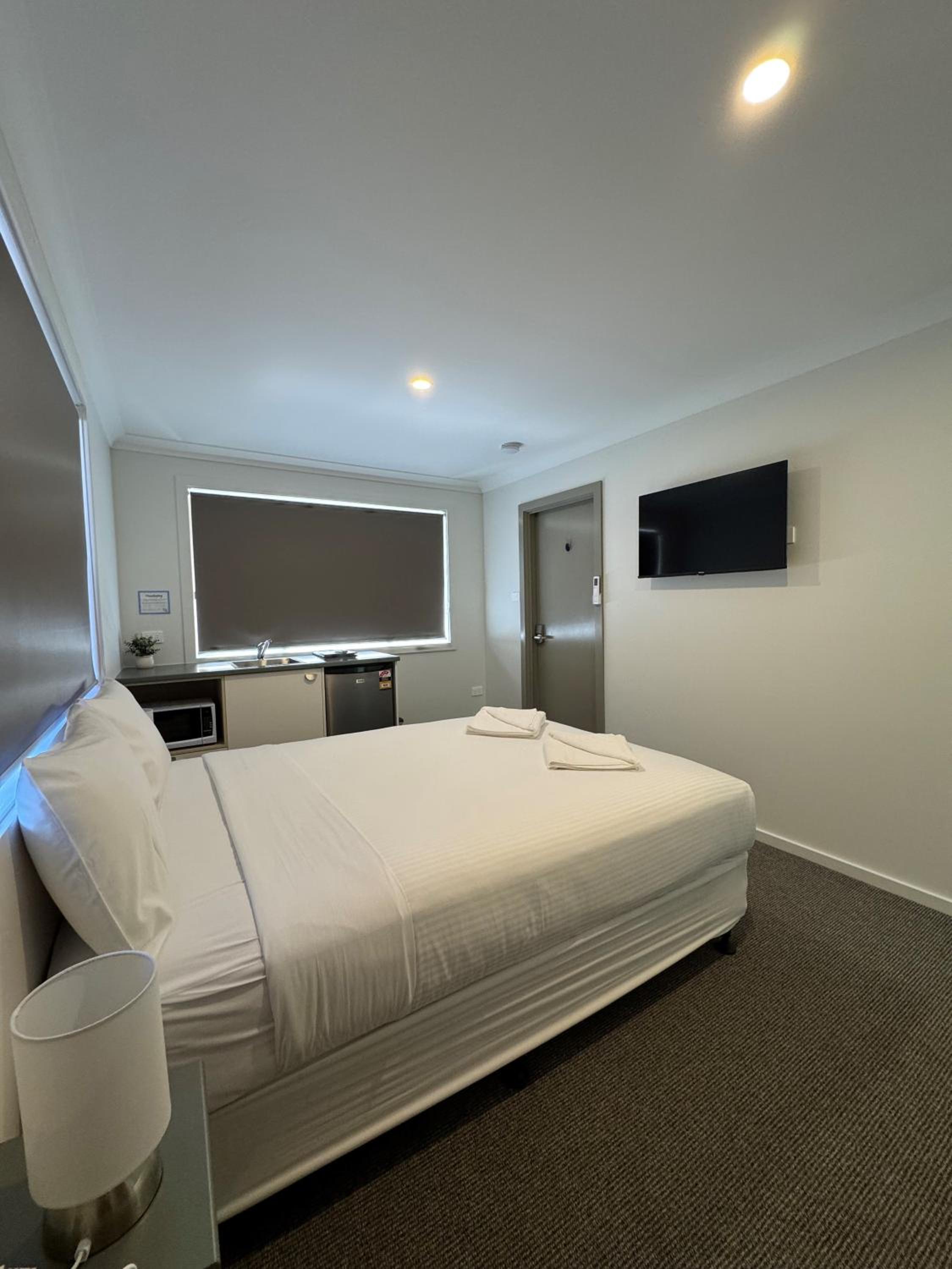 Queen Room photo 1