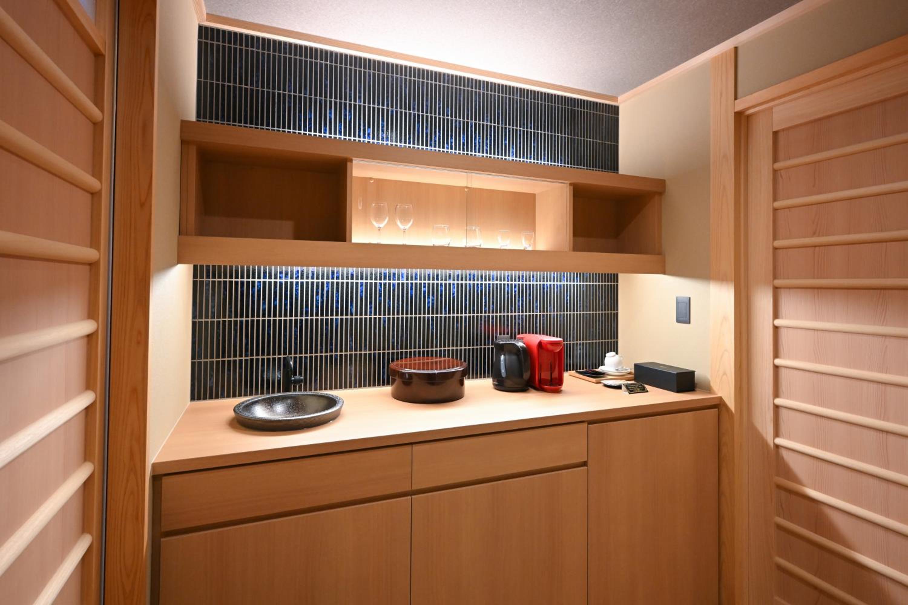 Suite Room - "Kinran " thumbnail 6