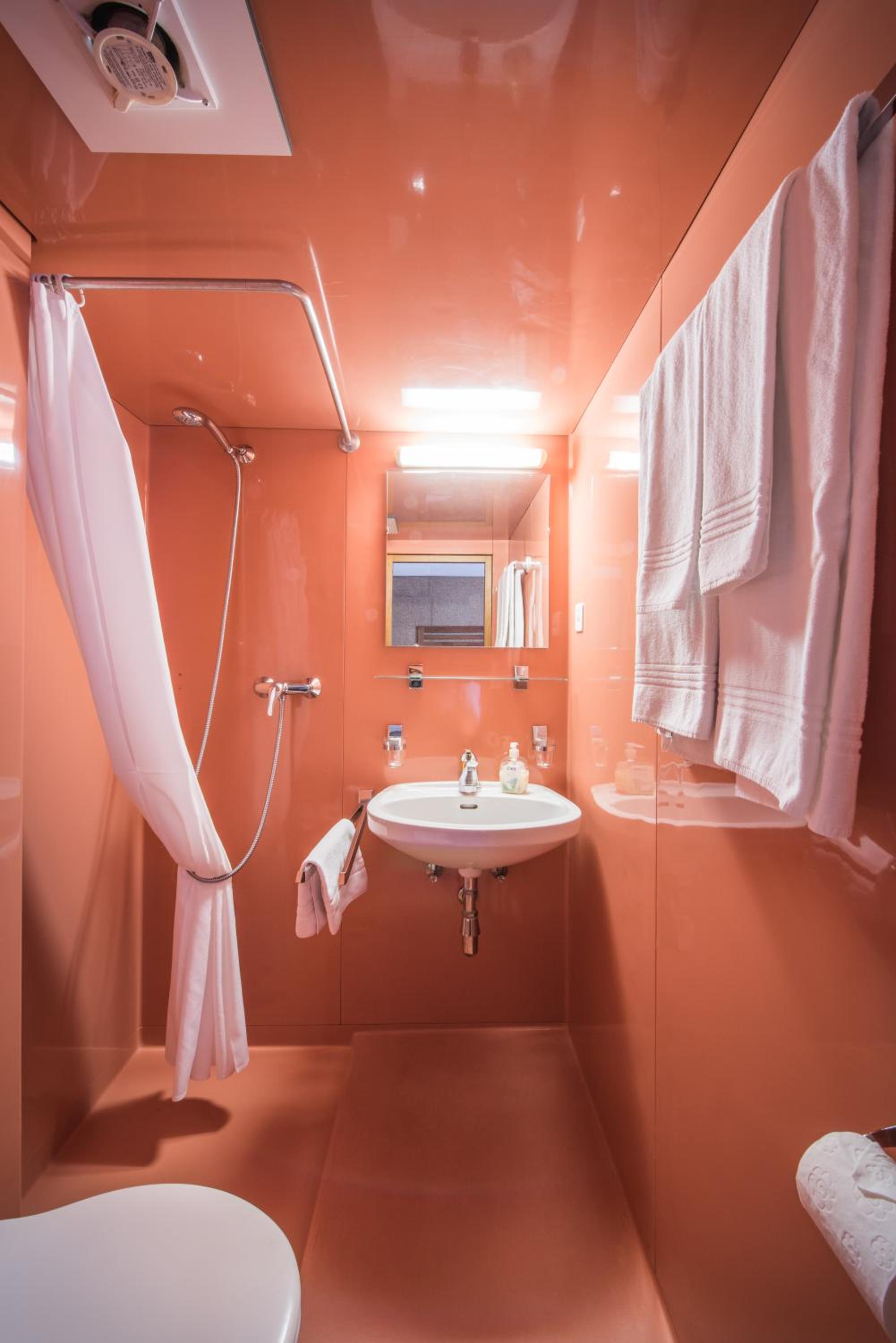Double Room - Photo 6