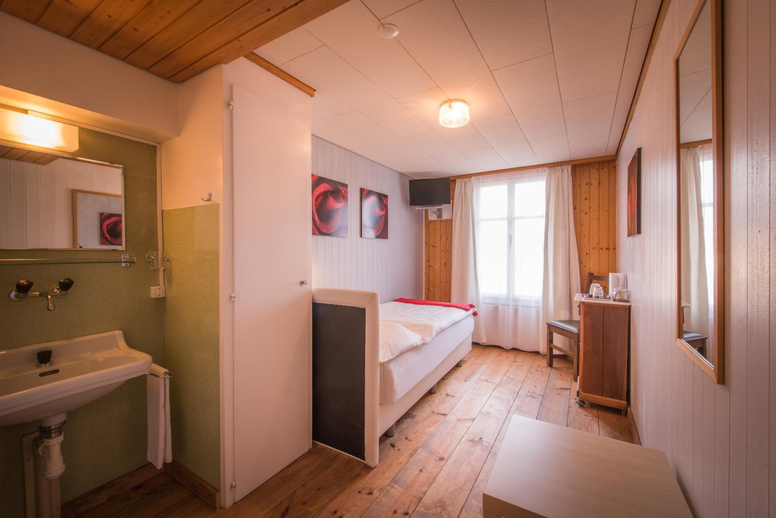 Single Room photo 2