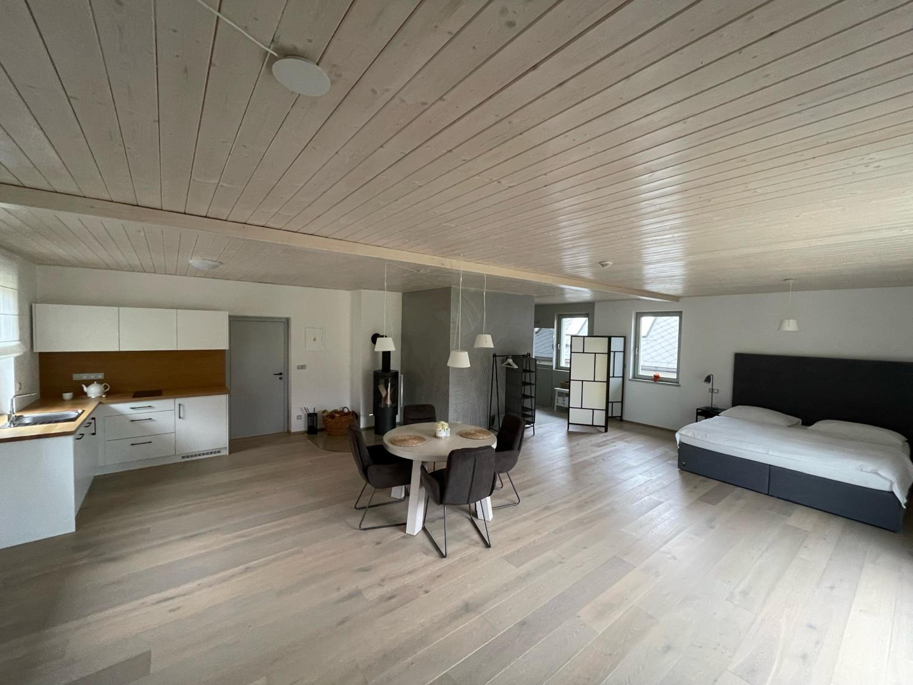 Apartment with Shower