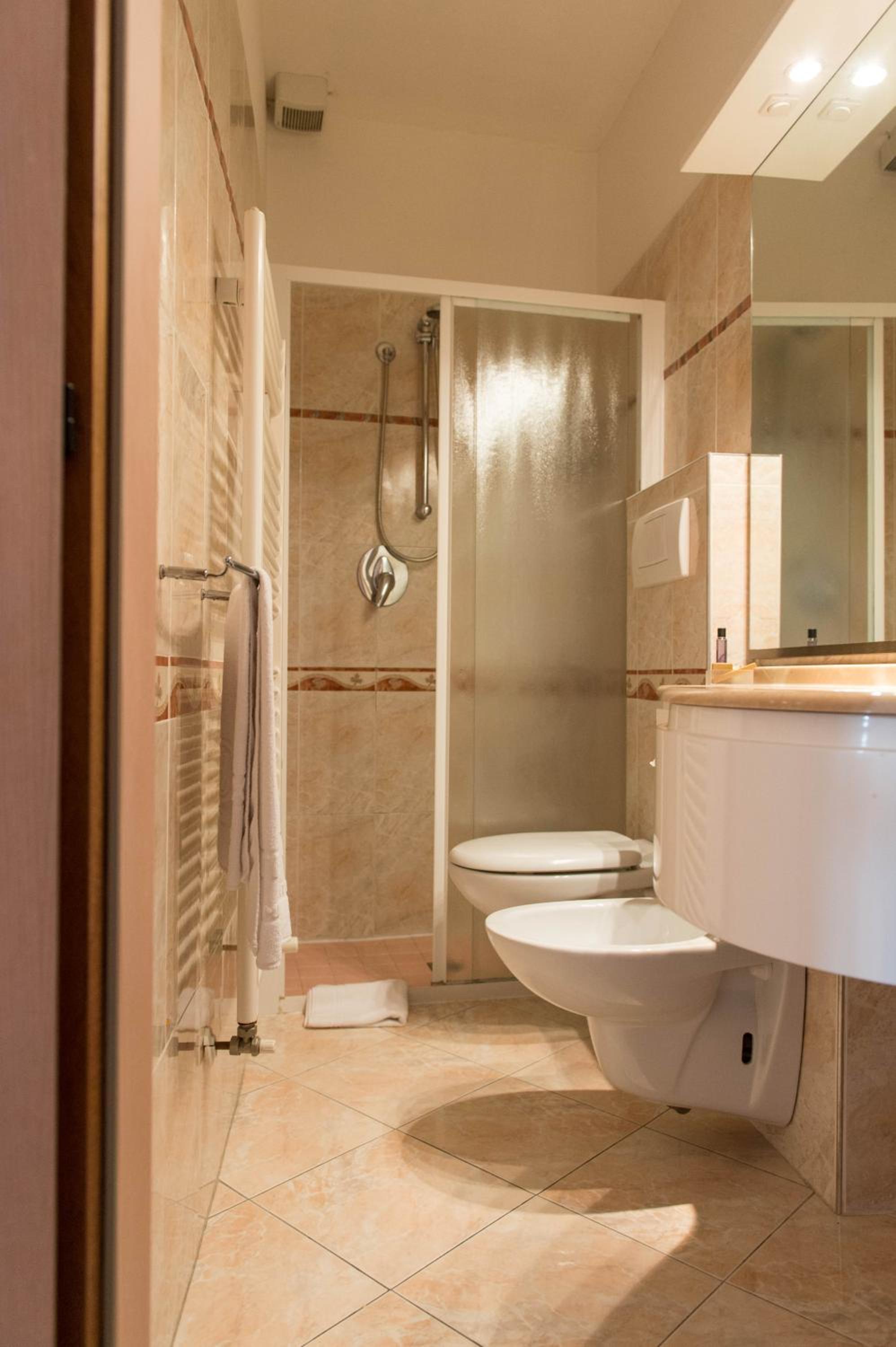 Budget Double or Twin Room photo 3
