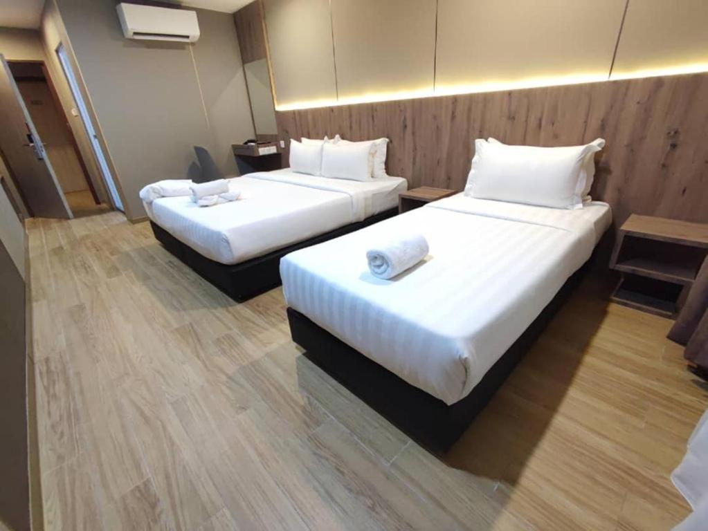 Deluxe Family Room - Photo 1