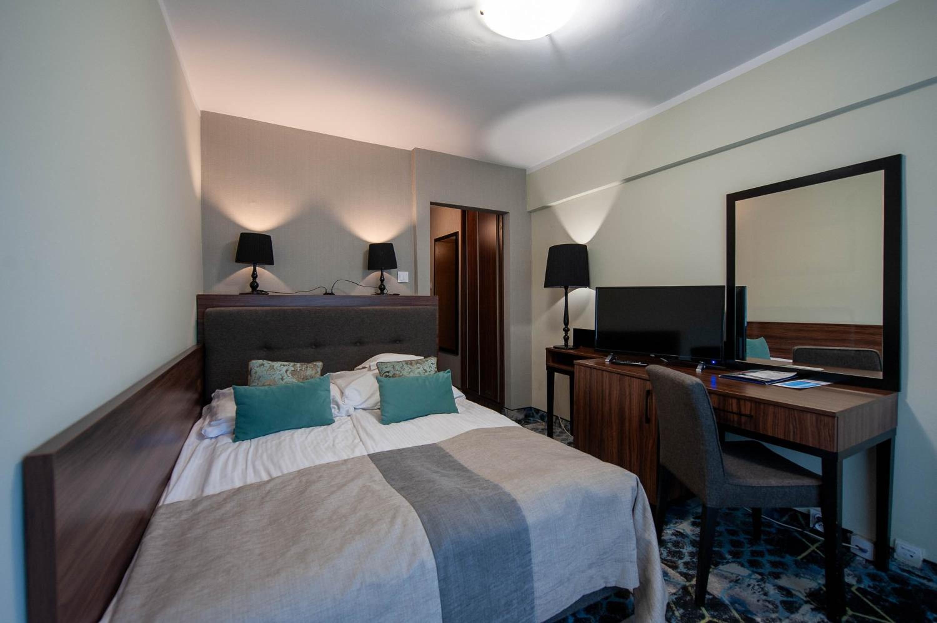 Small Double Room - Photo 4