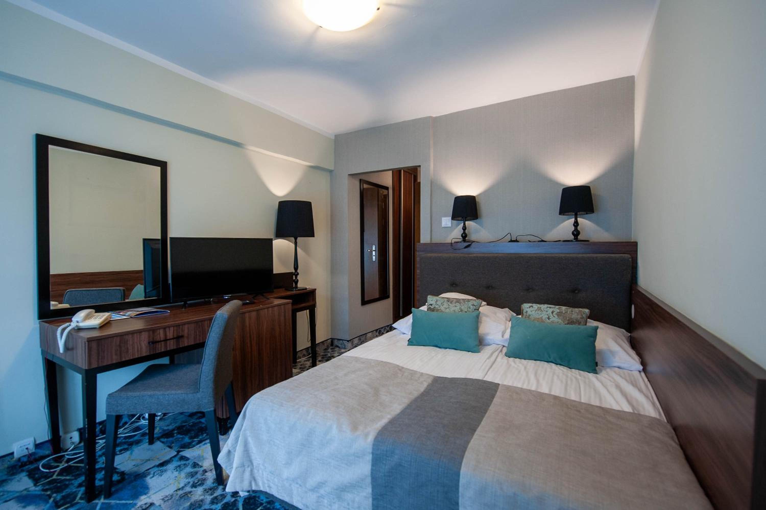 Small Double Room - Photo 1