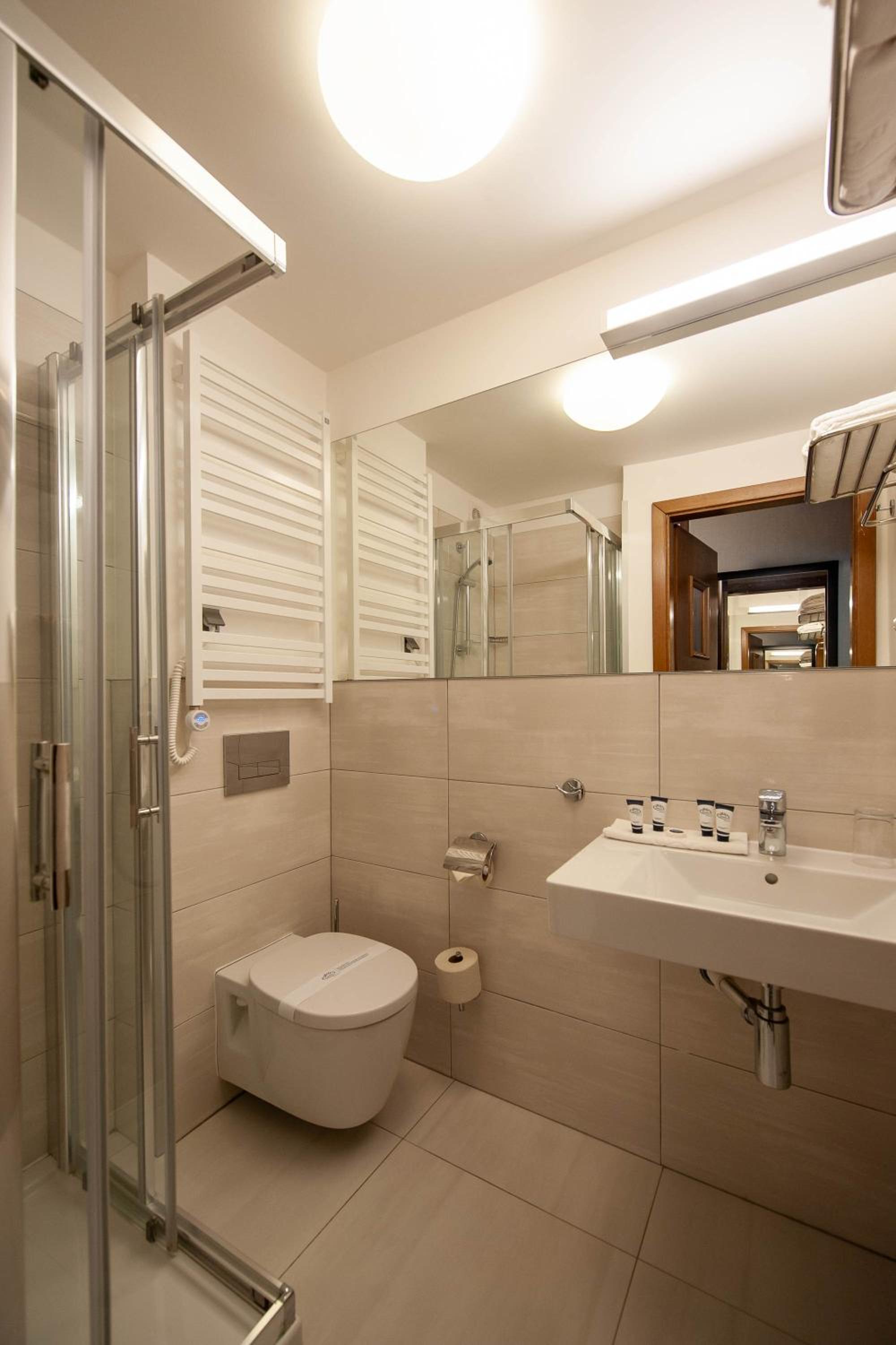 Small Double Room - Photo 14