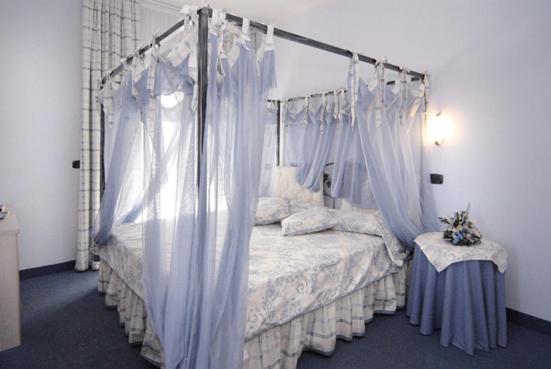 Junior Suite (2 Adults) - Photo 4