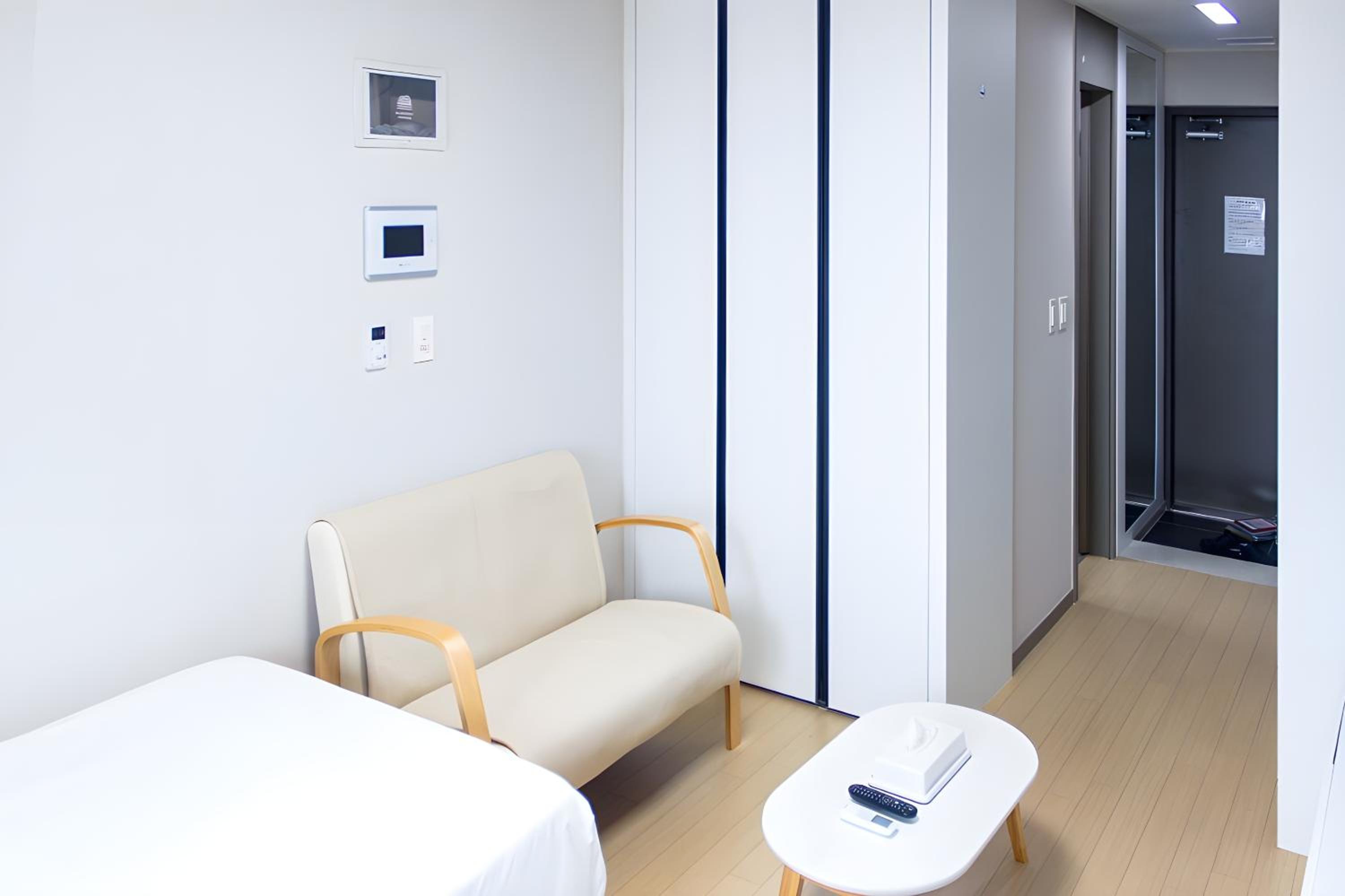 Standard Twin Room - Photo 8