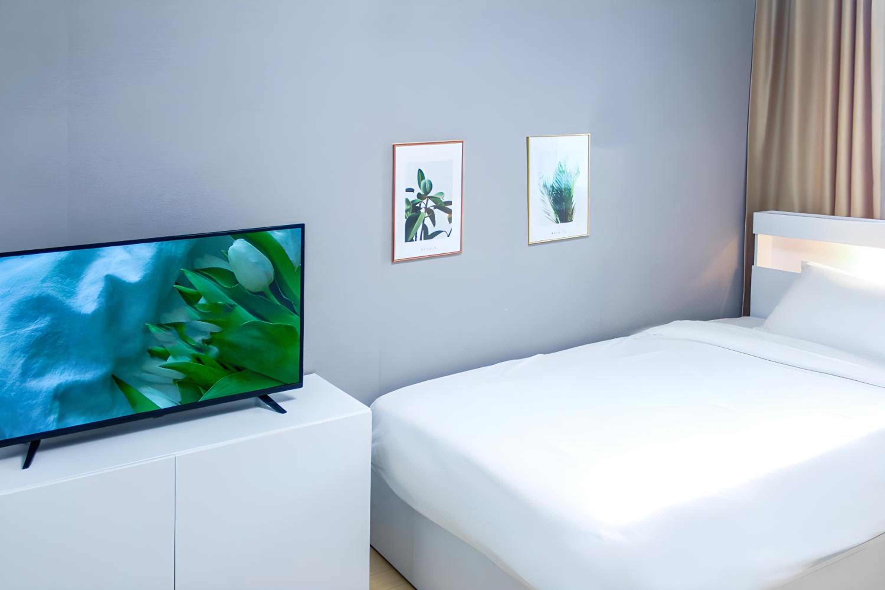 Standard Twin Room - Photo 7