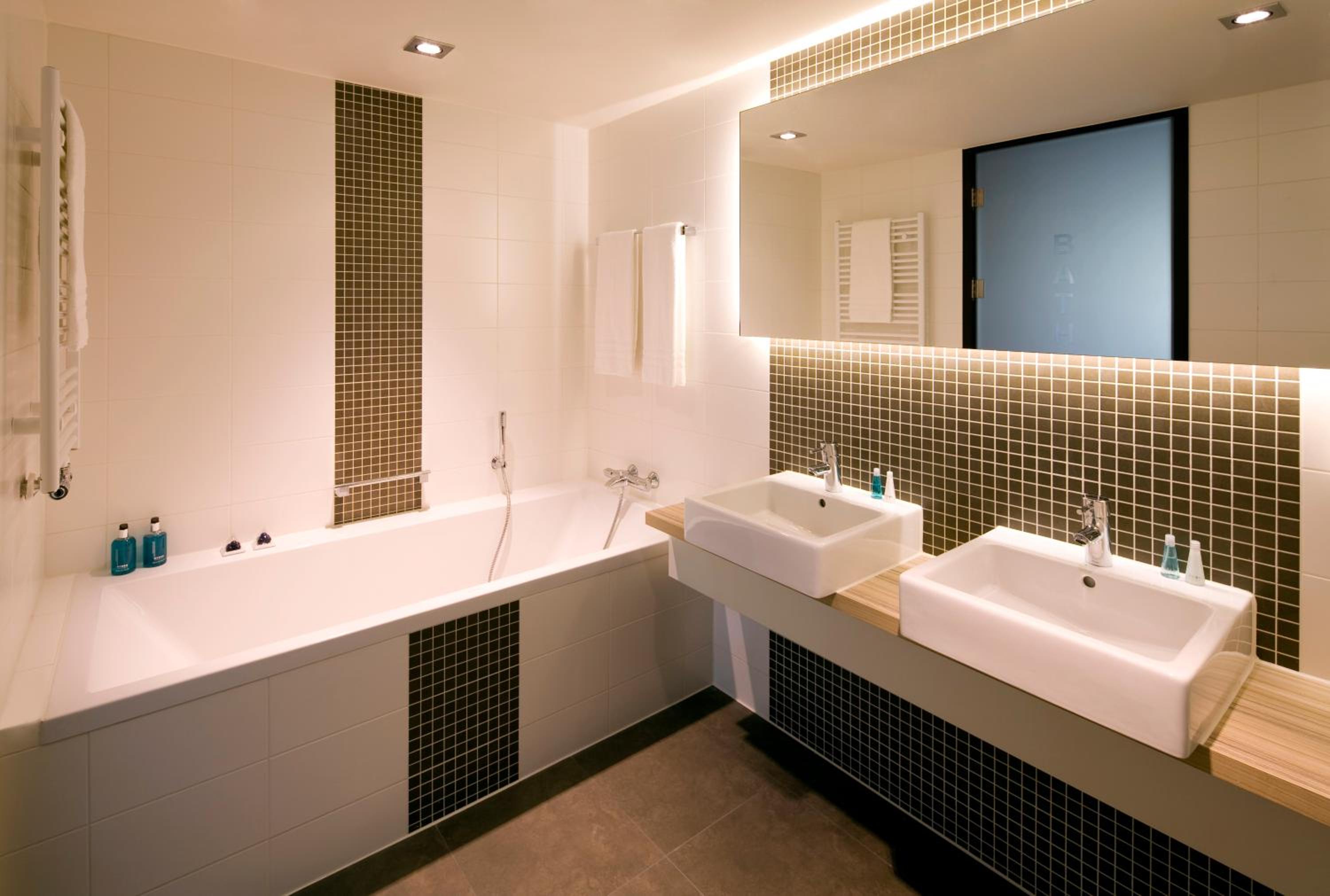 Suite - Photo 2